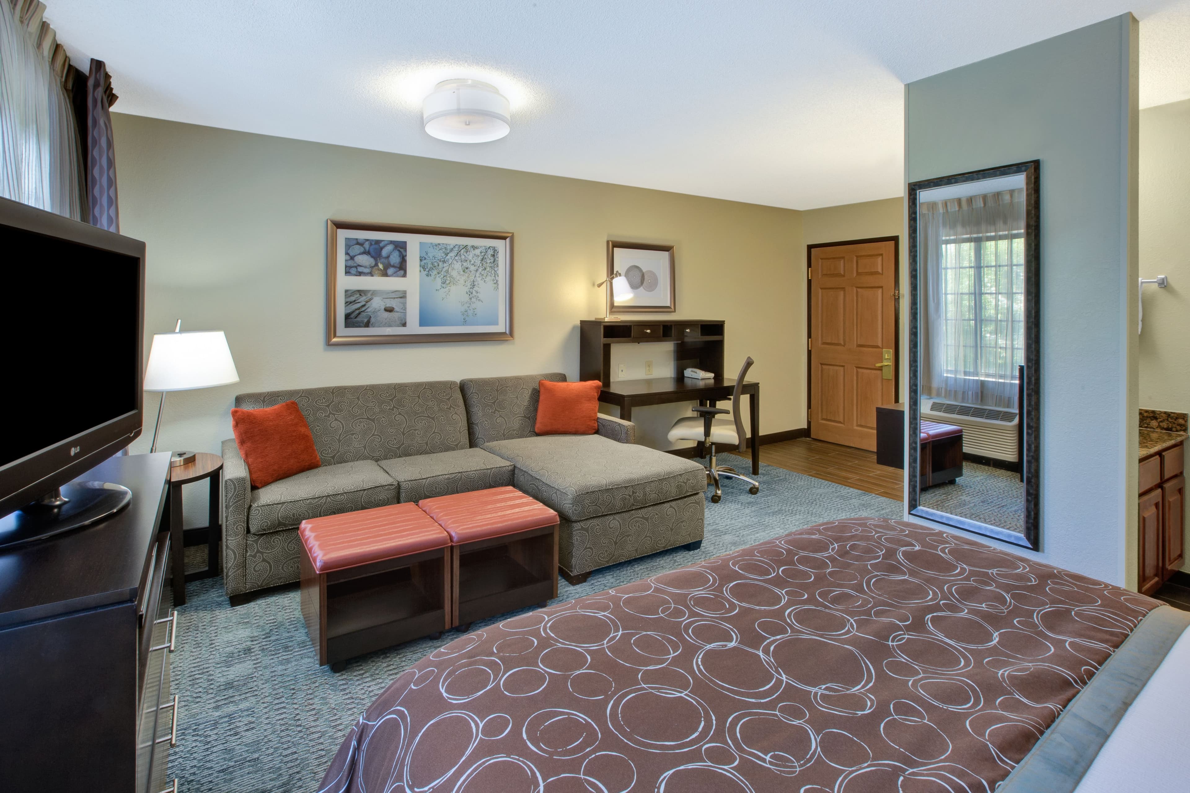 Staybridge Suites Louisville-East — 8