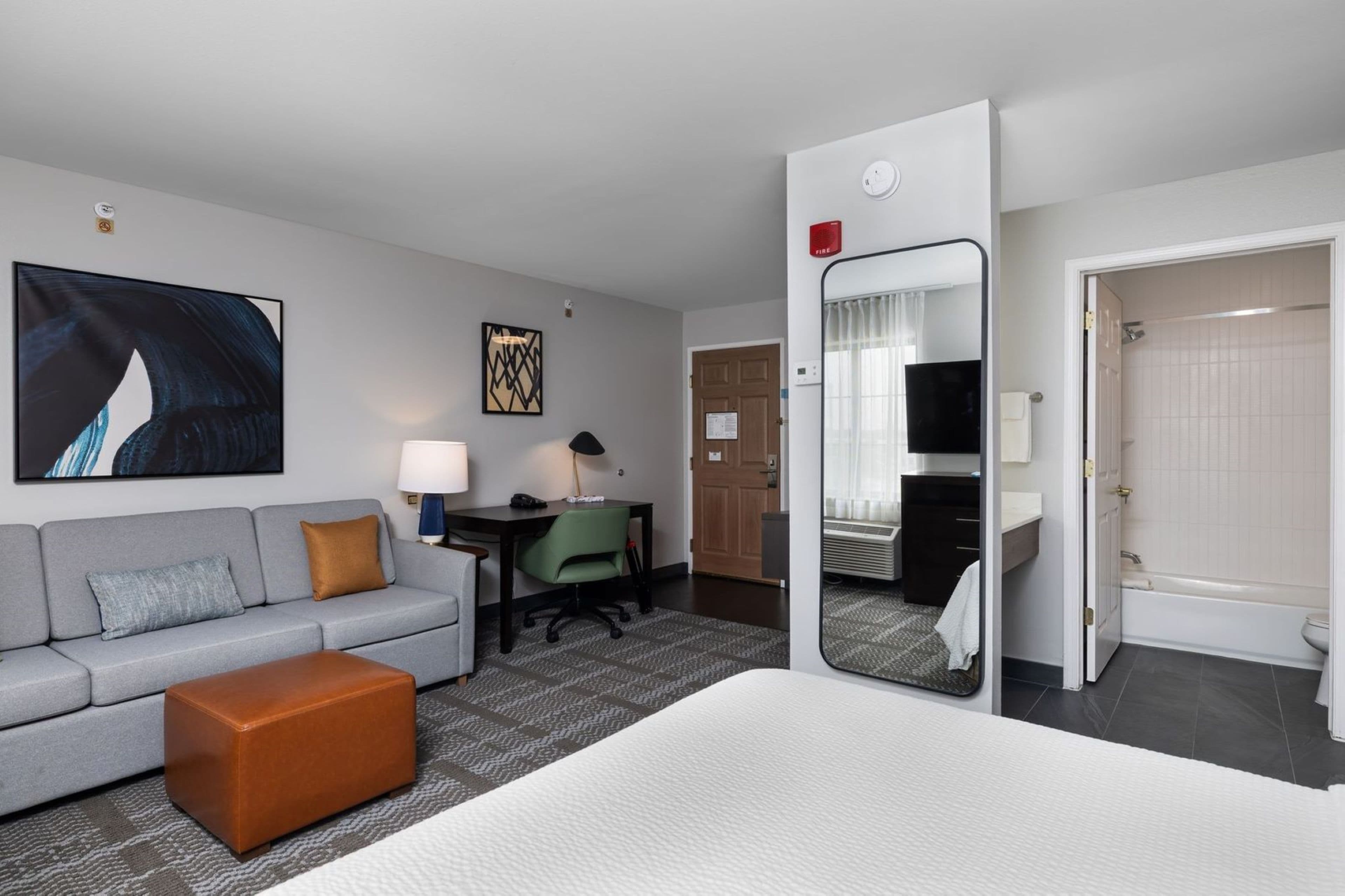 Staybridge Suites Madison-East - Image 3