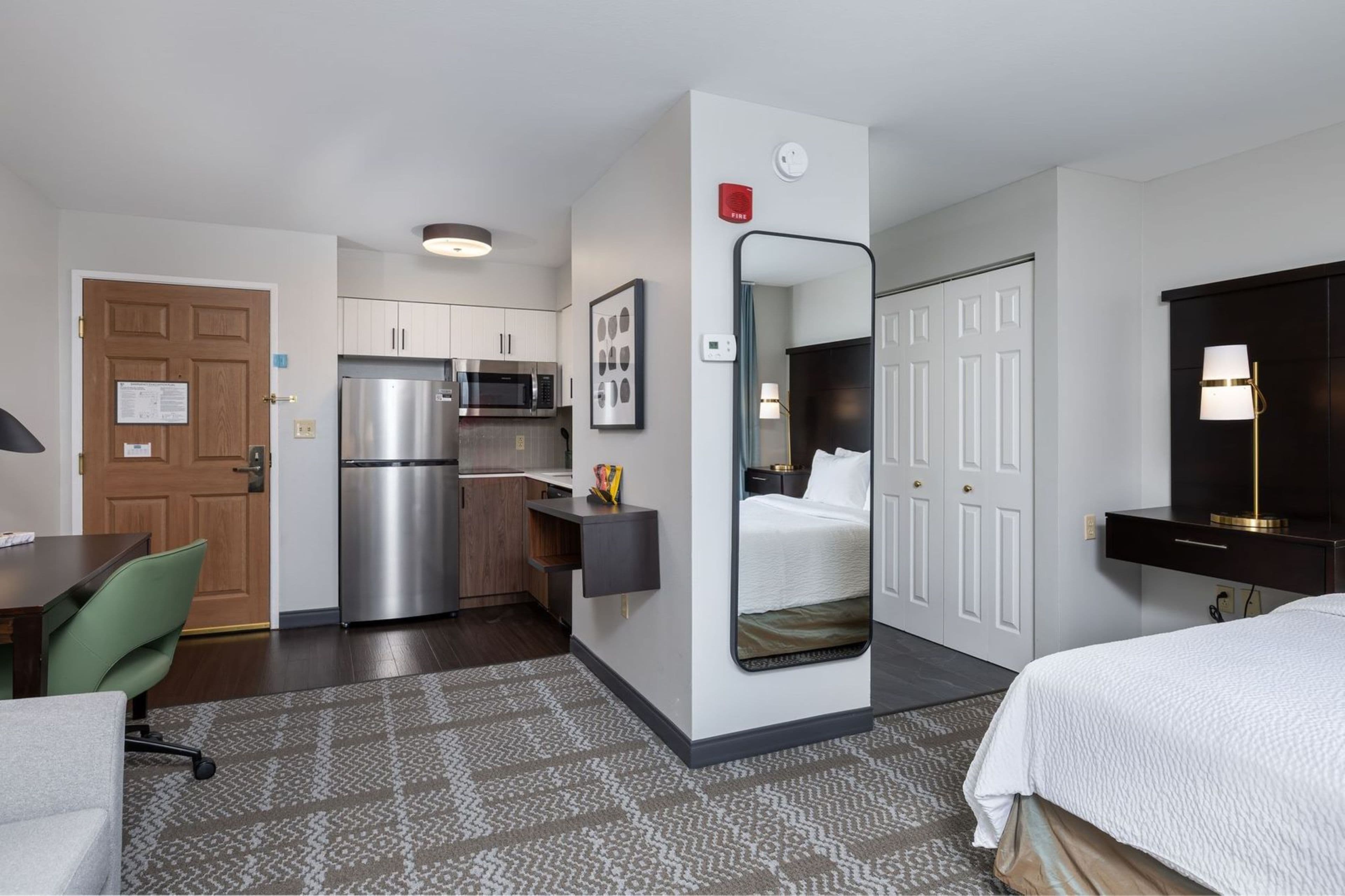 Staybridge Suites Madison-East - Image 4