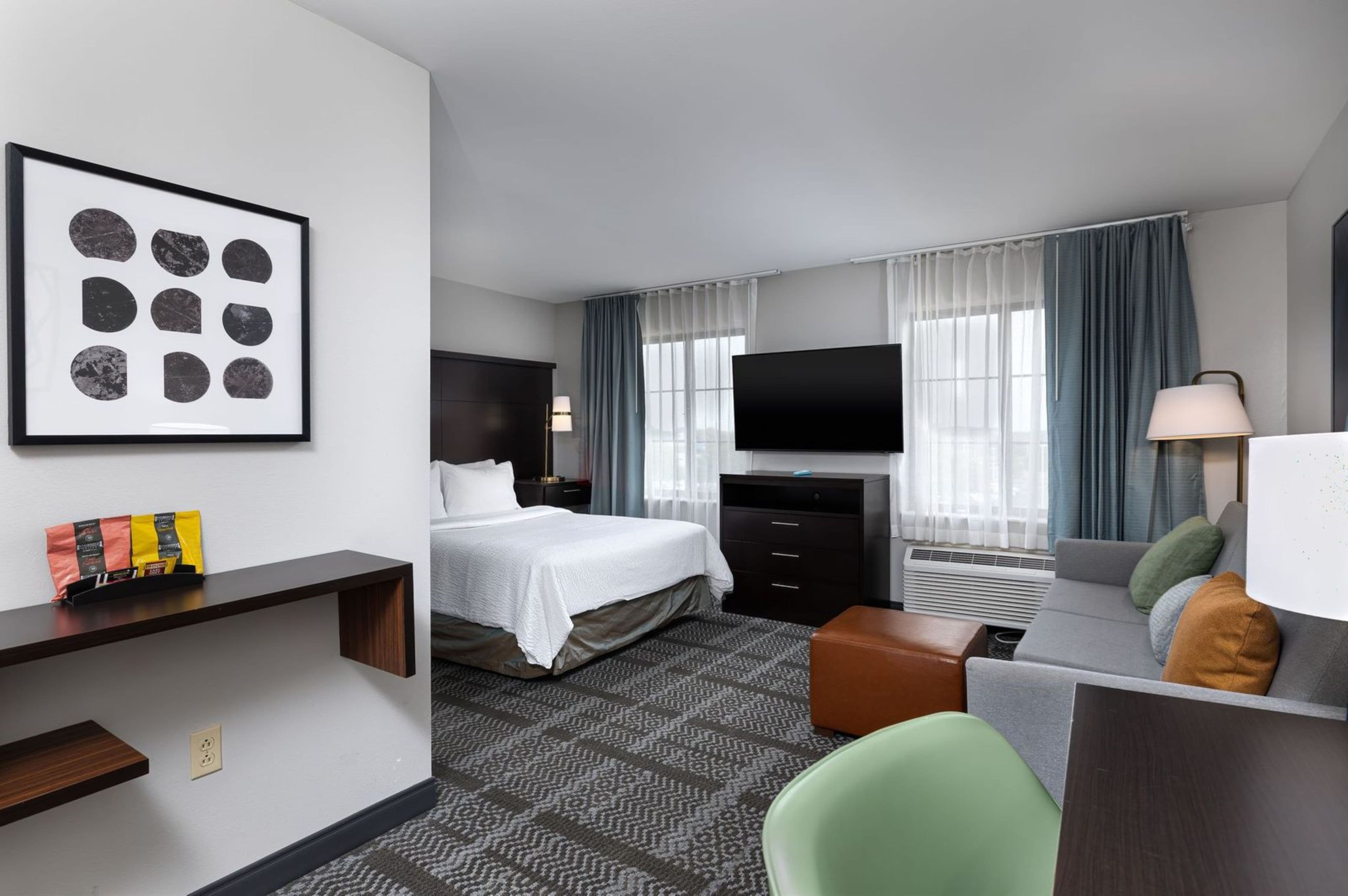 Staybridge Suites Madison-East - Image 2