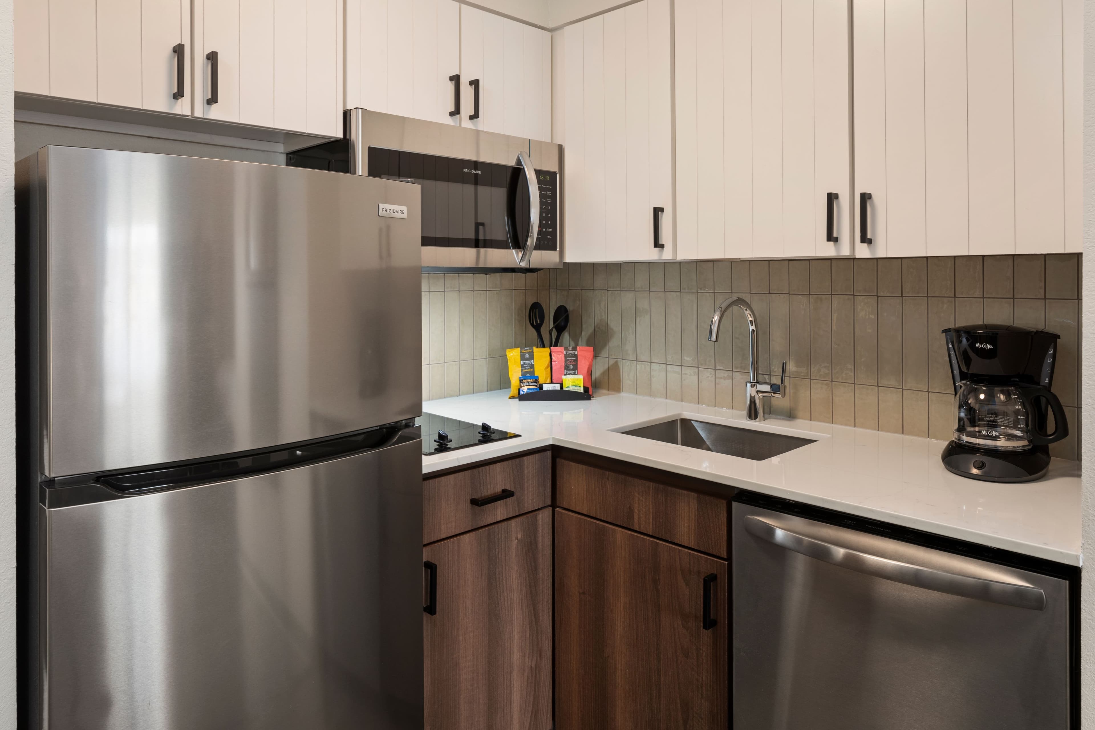Staybridge Suites Mpls-Maple Grove/Arbor Lakes - Image 4