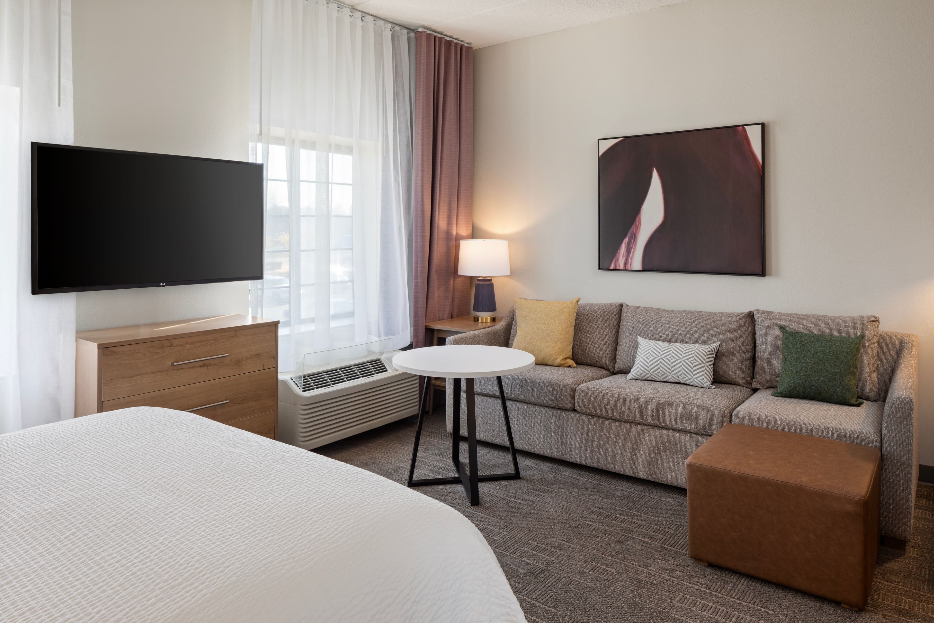 Staybridge Suites Mpls-Maple Grove/Arbor Lakes - Image 3