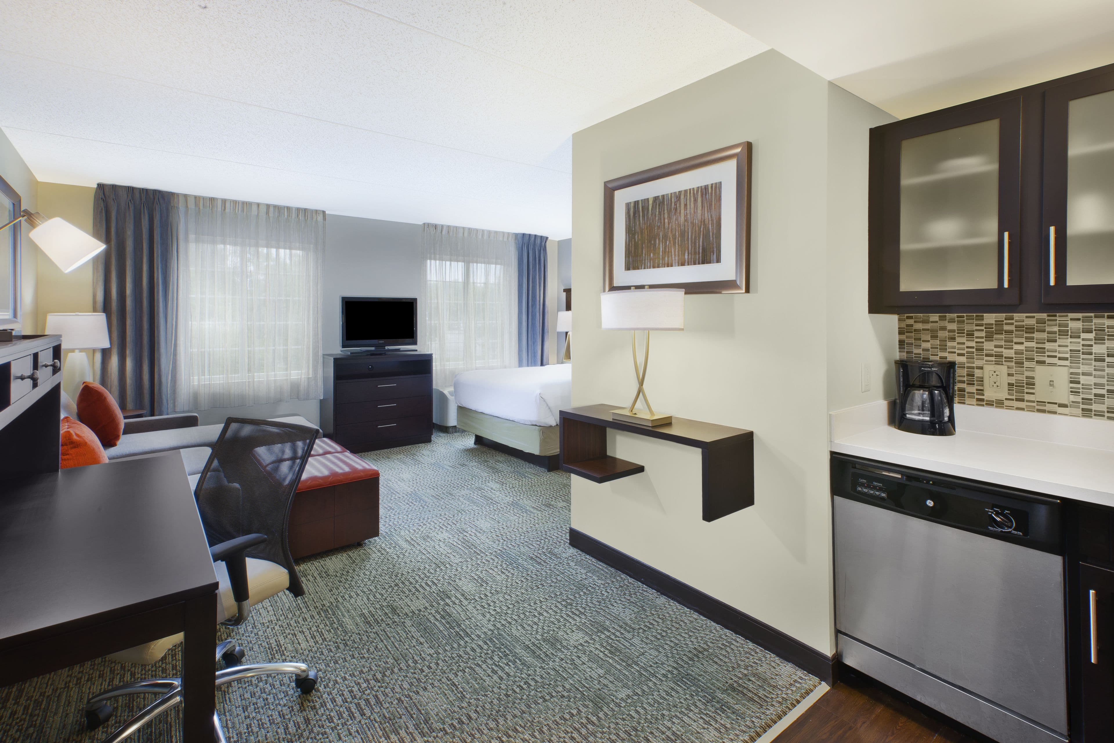 Staybridge Suites Cleveland Mayfield Hts Beachwd - Image 2