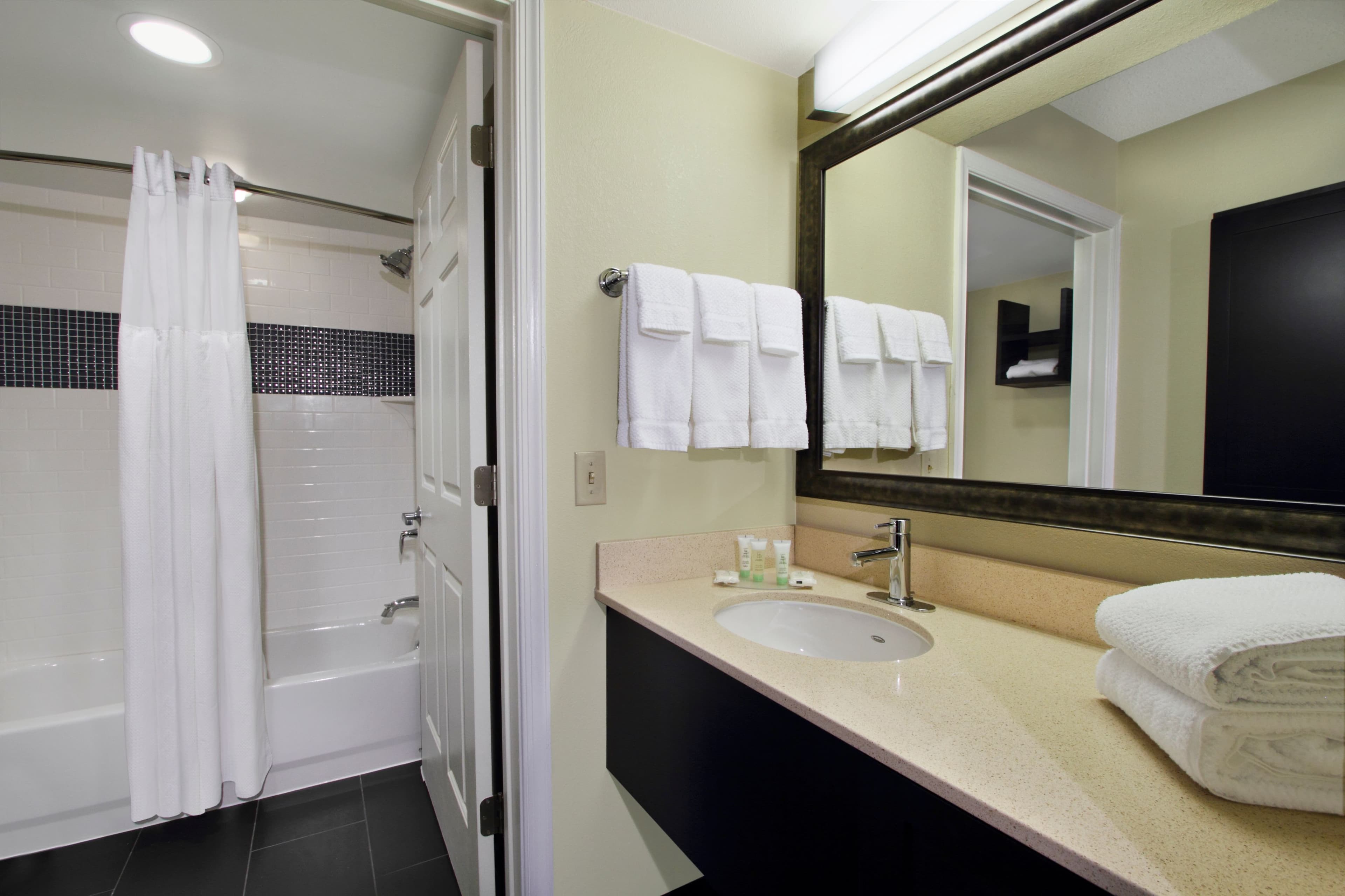 Staybridge Suites Tysons - McLean - Image 4