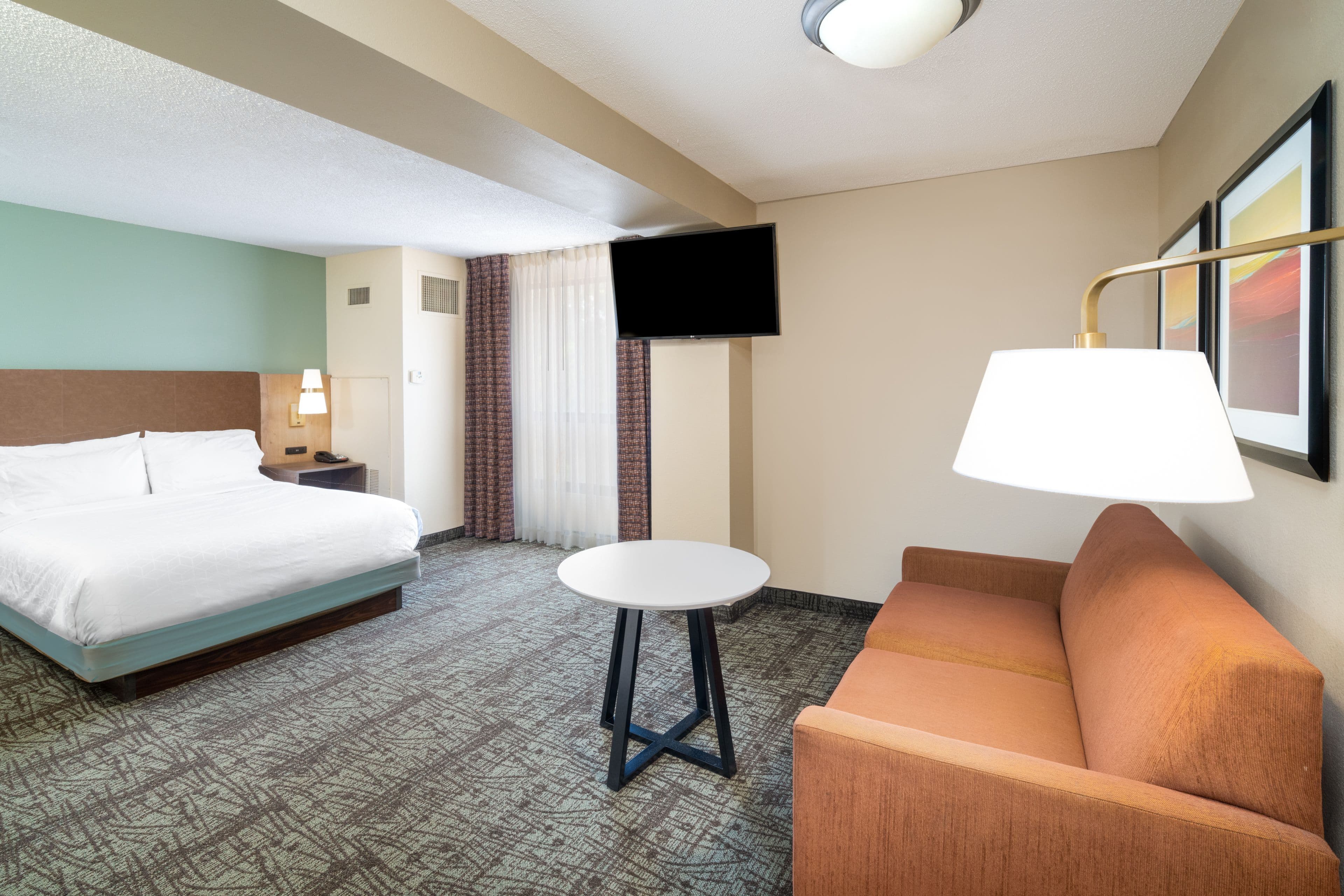 Staybridge Suites Memphis-Poplar Ave East - Image 4