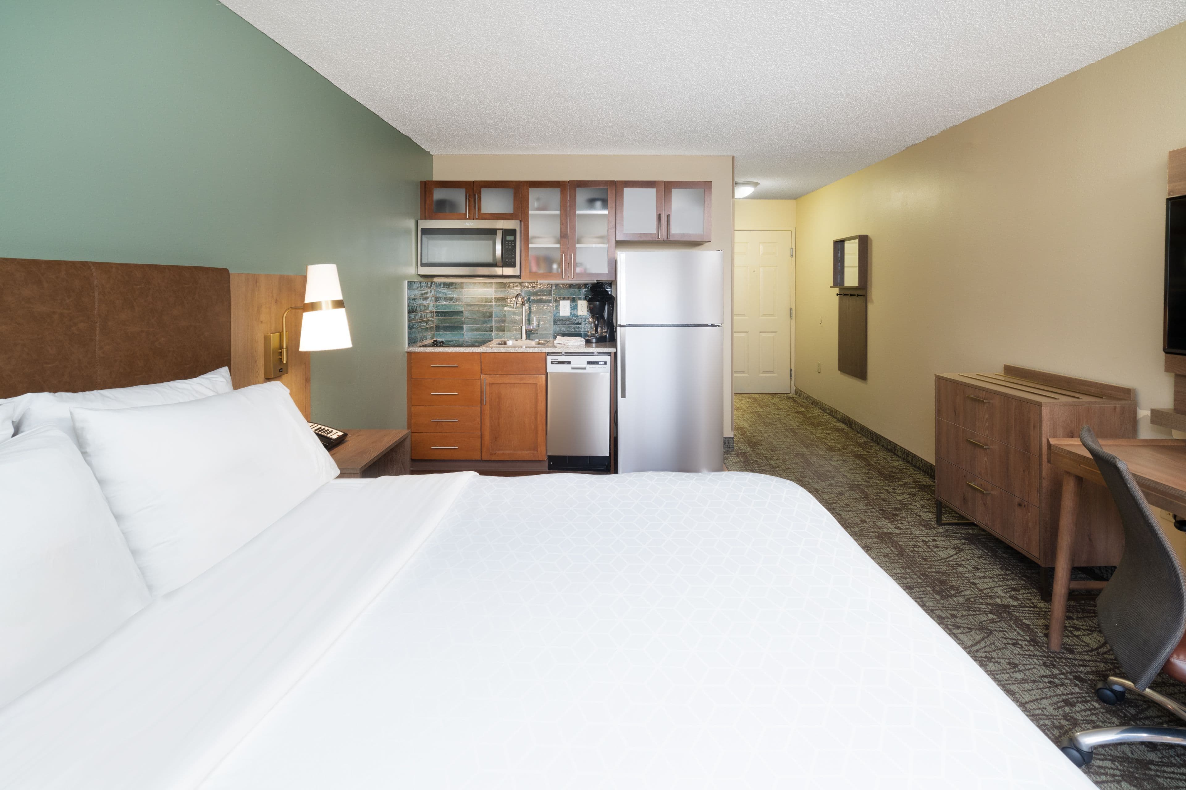 Staybridge Suites Memphis-Poplar Ave East - Image 2