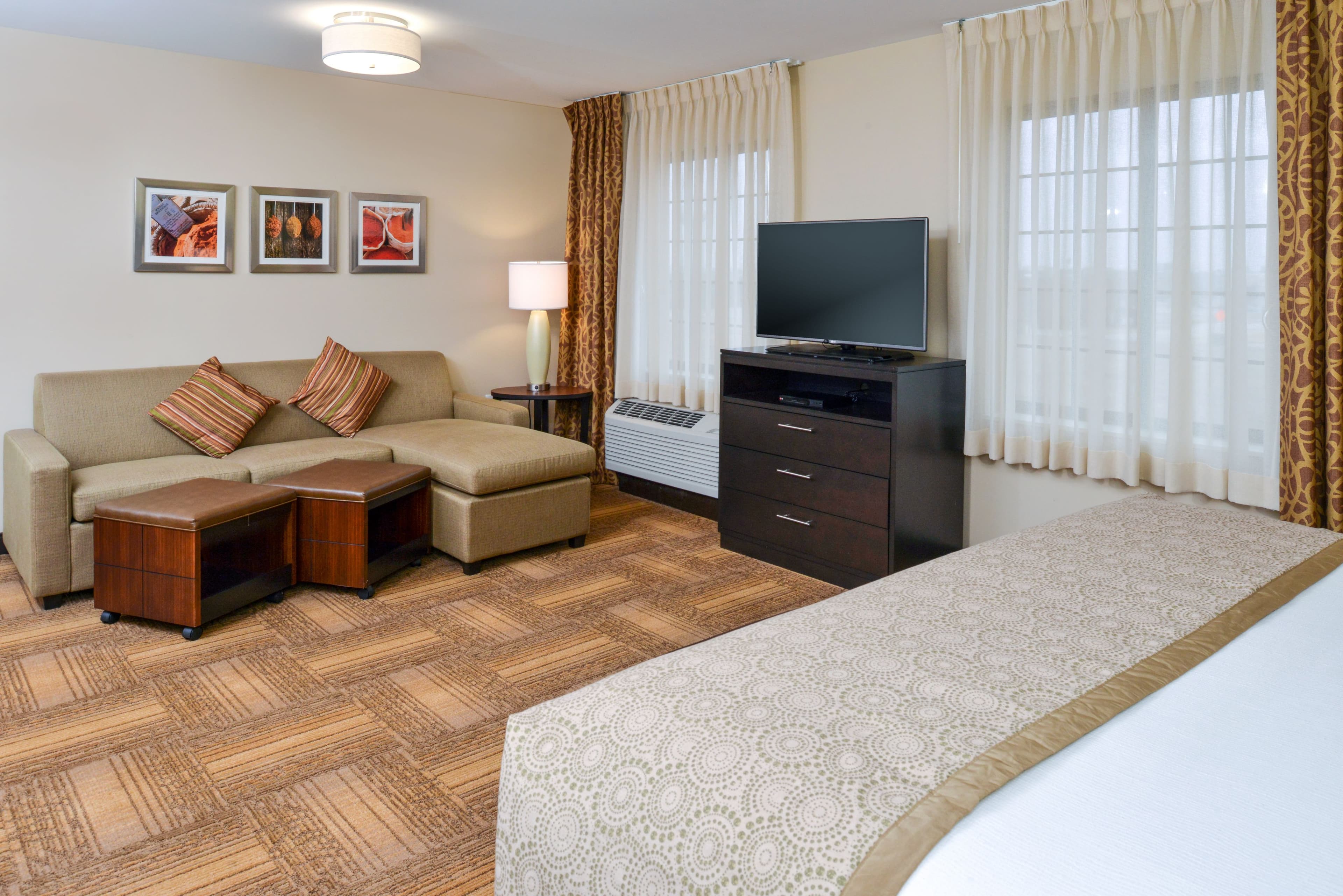 Staybridge Suites Merrillville — 7