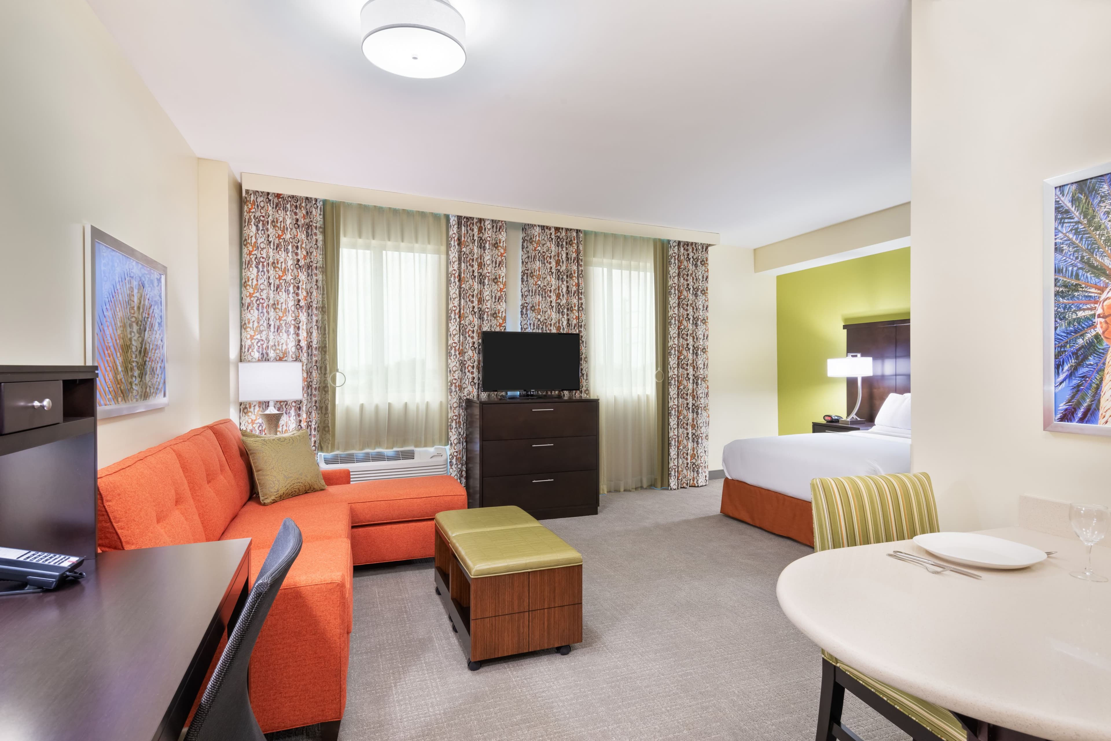 1 Queen Studio Suite - Image 6