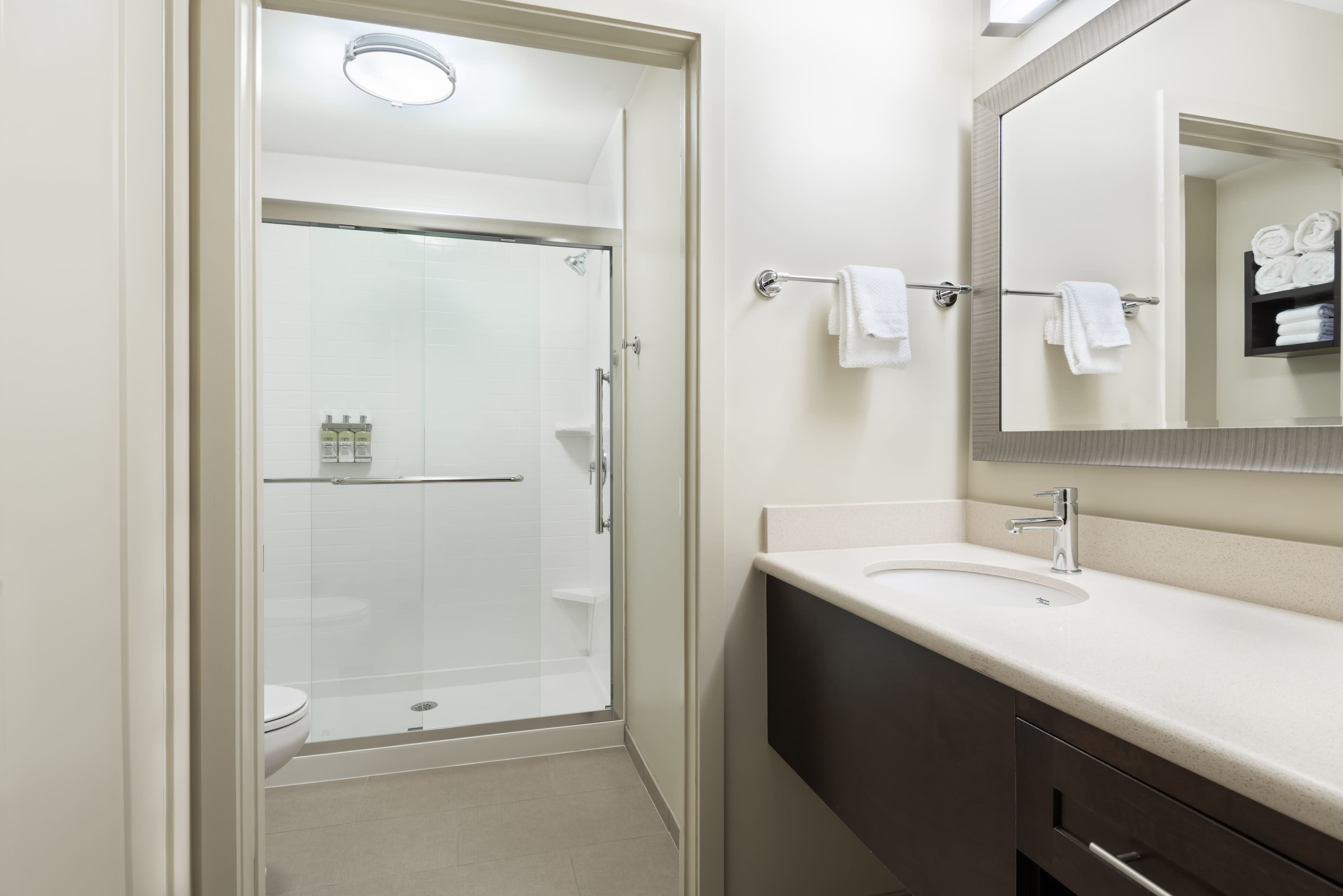 1 Queen Studio Suite - Image 5