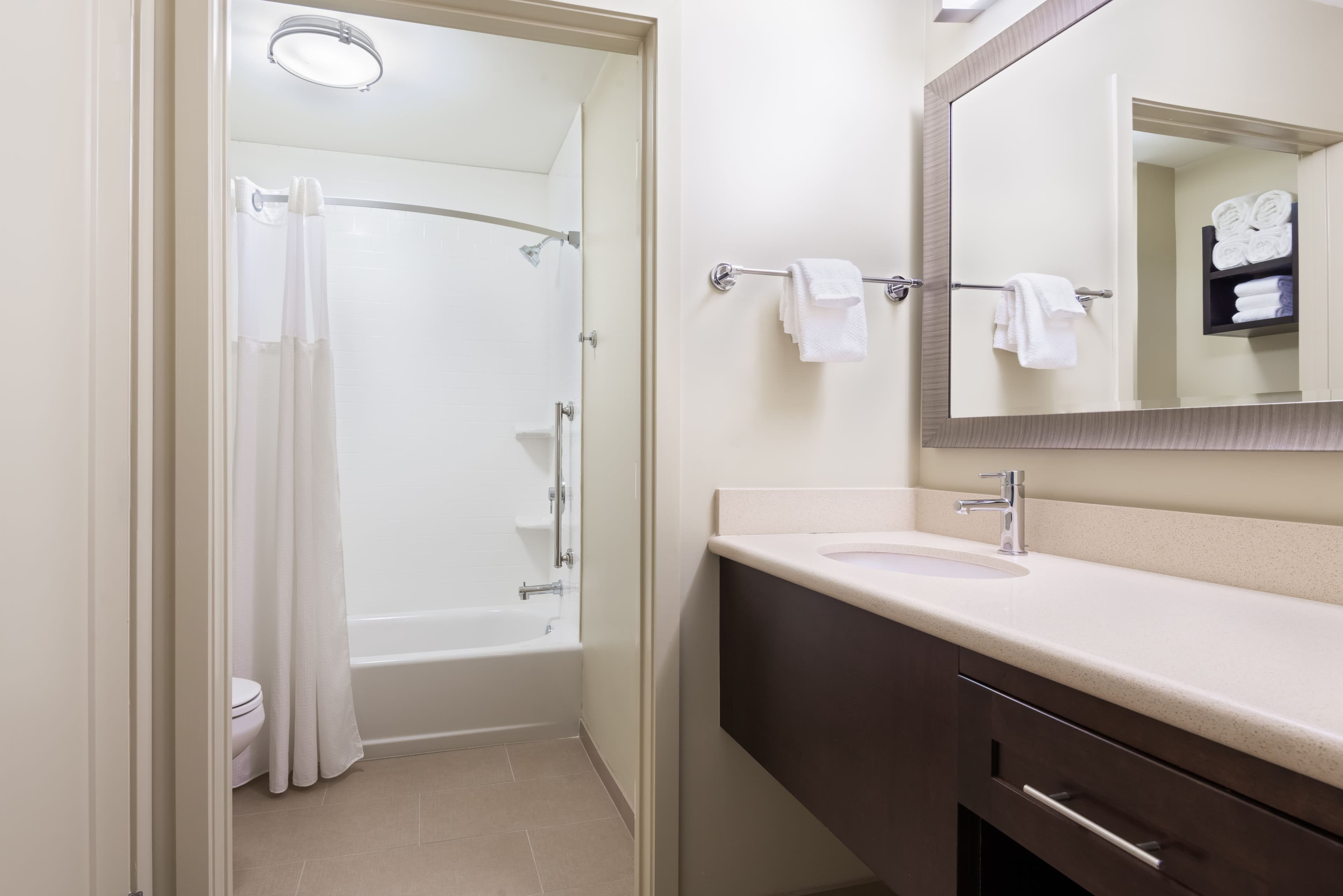 Staybridge Suites Miami International Airport - Image 4