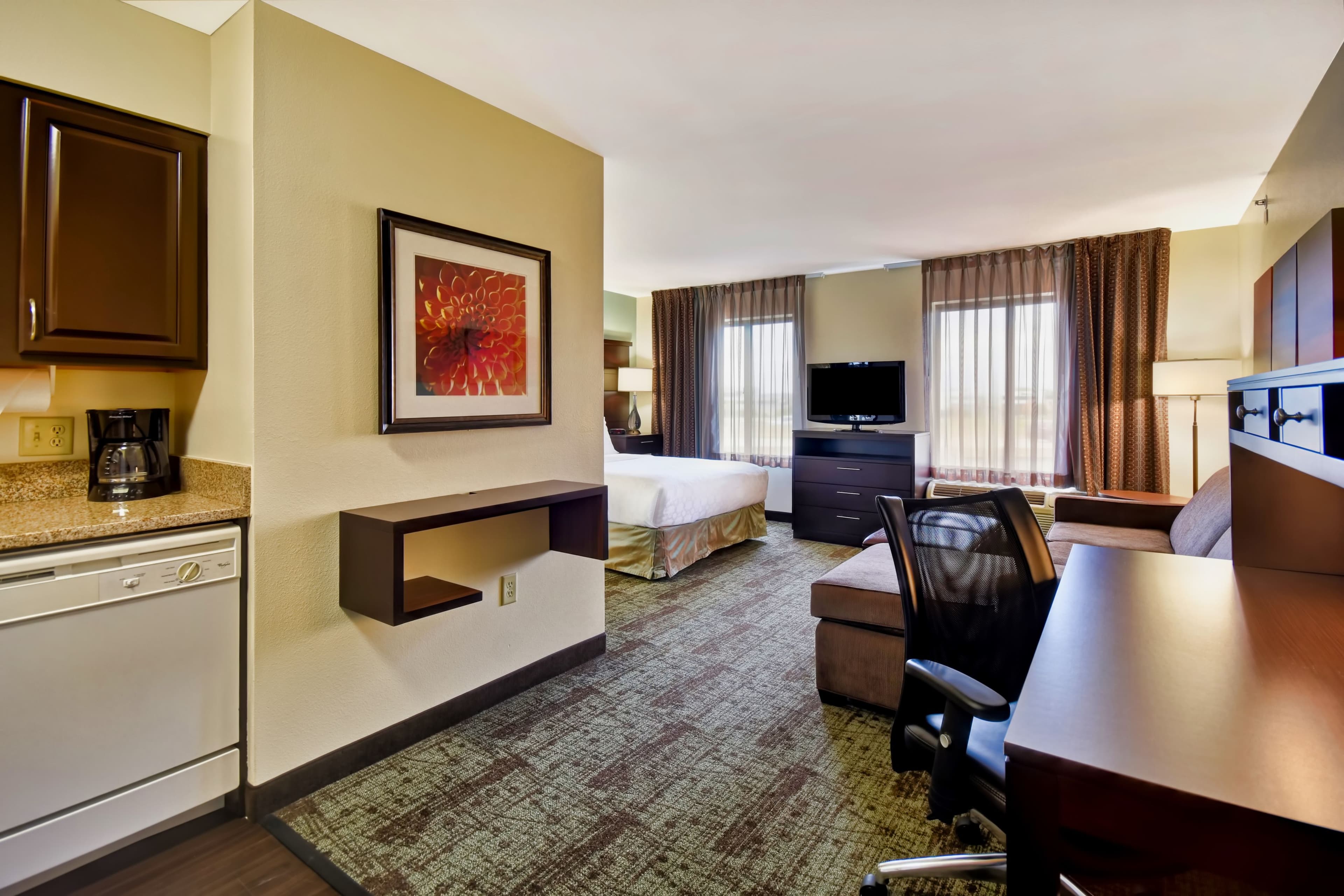 Staybridge Suites Middleton/Madison-West — 7