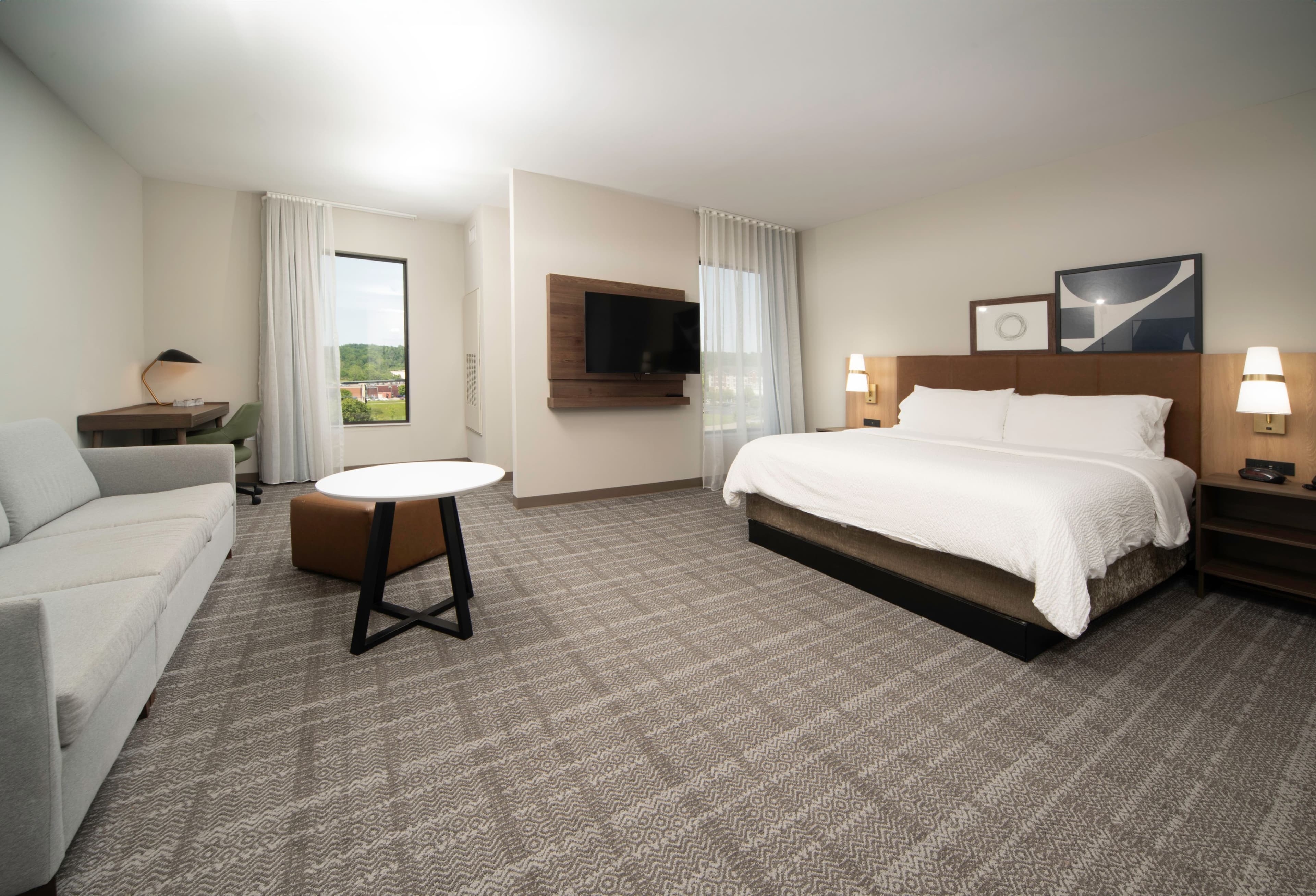 Staybridge Suites Cincinnati East - Milford - Image 4