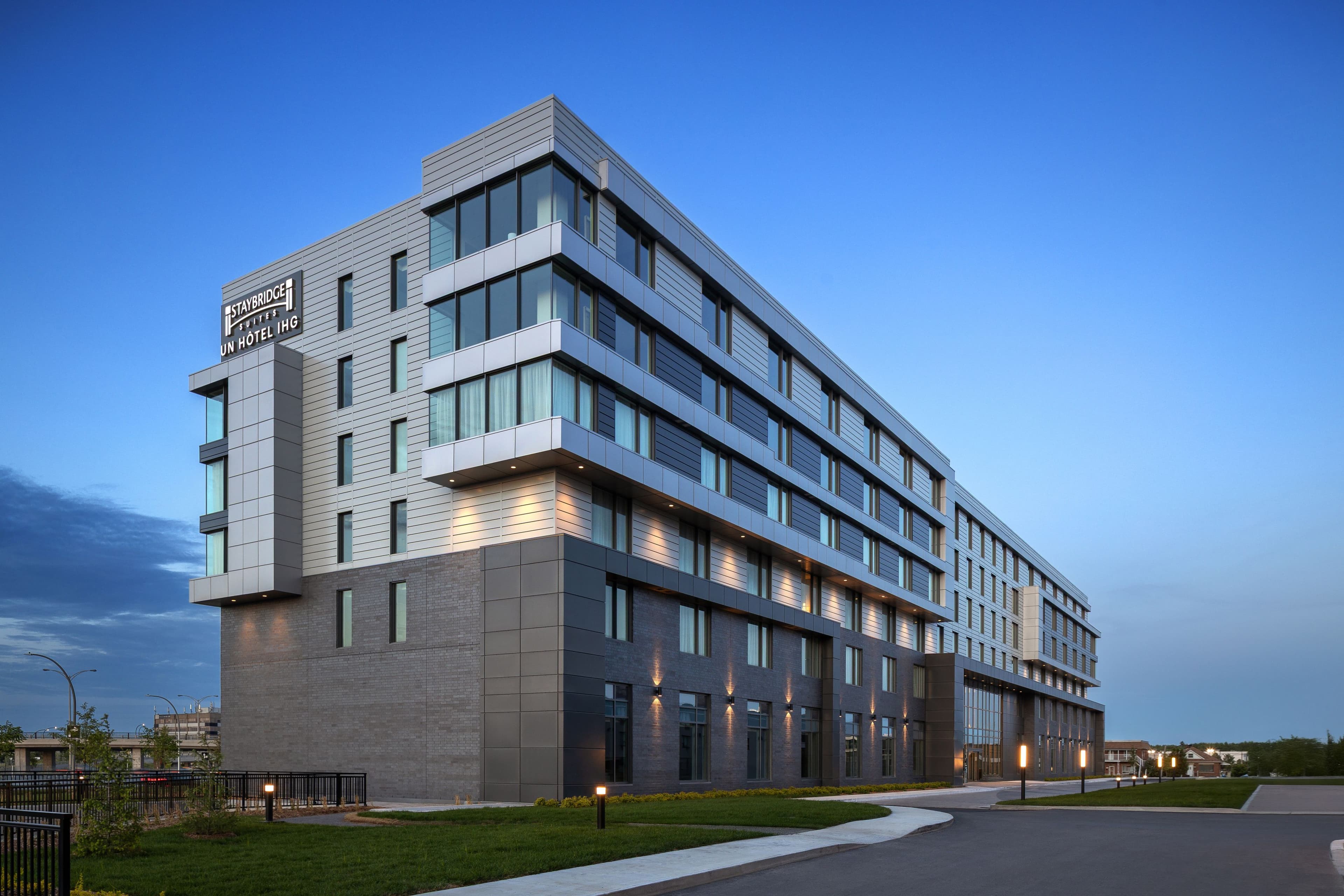 Staybridge Suites Montreal Airport - St-Laurent - Image 1