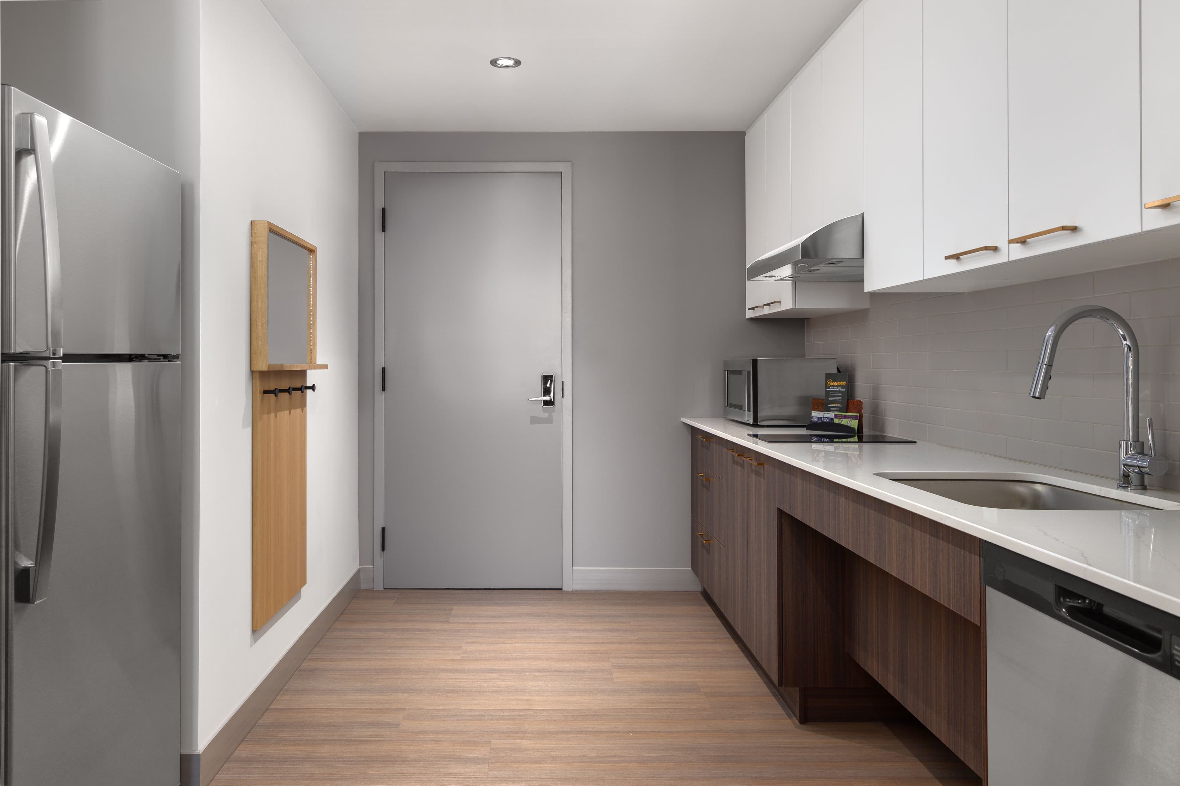 Staybridge Suites Montreal Airport - St-Laurent — 8