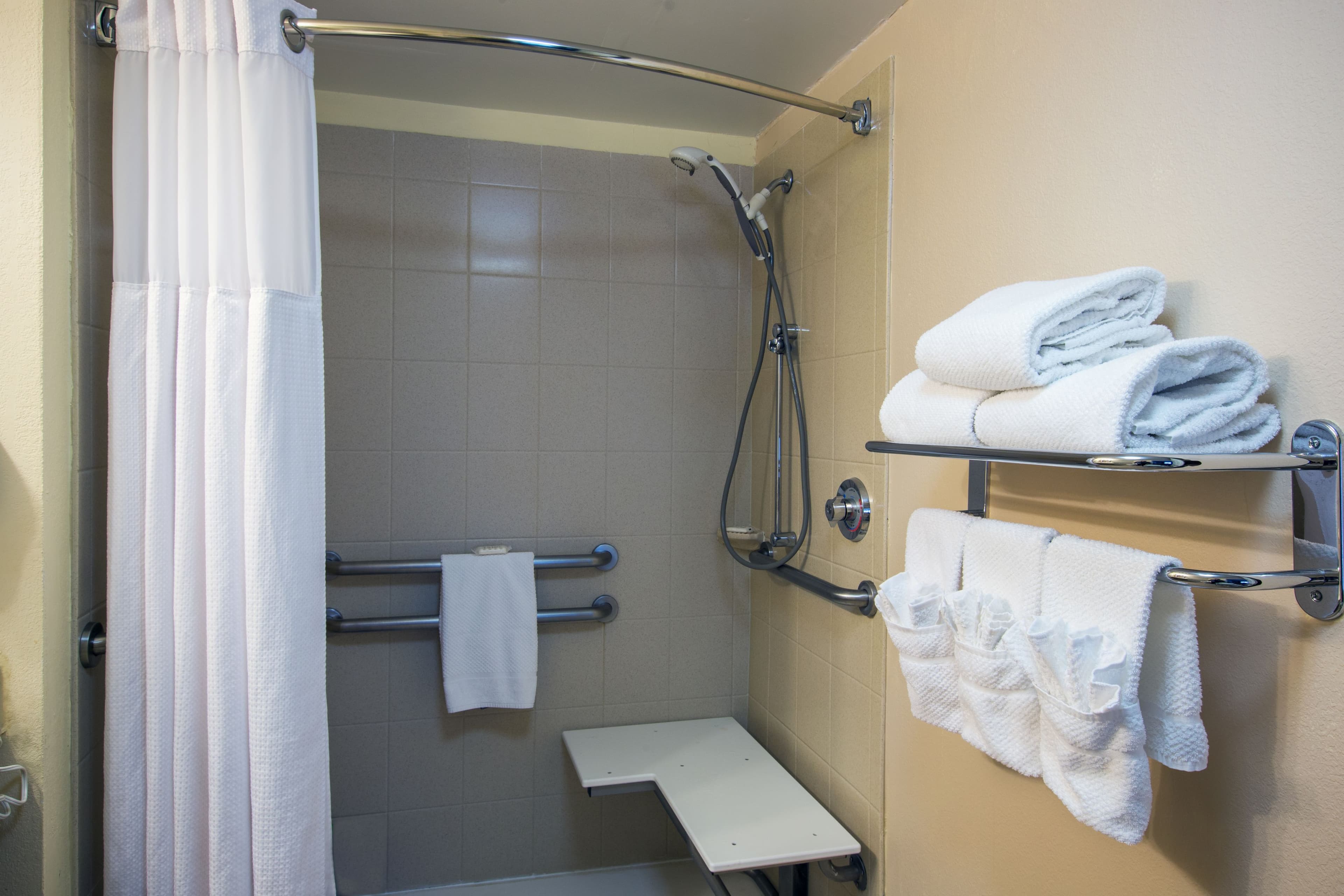 Staybridge Suites Wilmington-Newark - Image 5