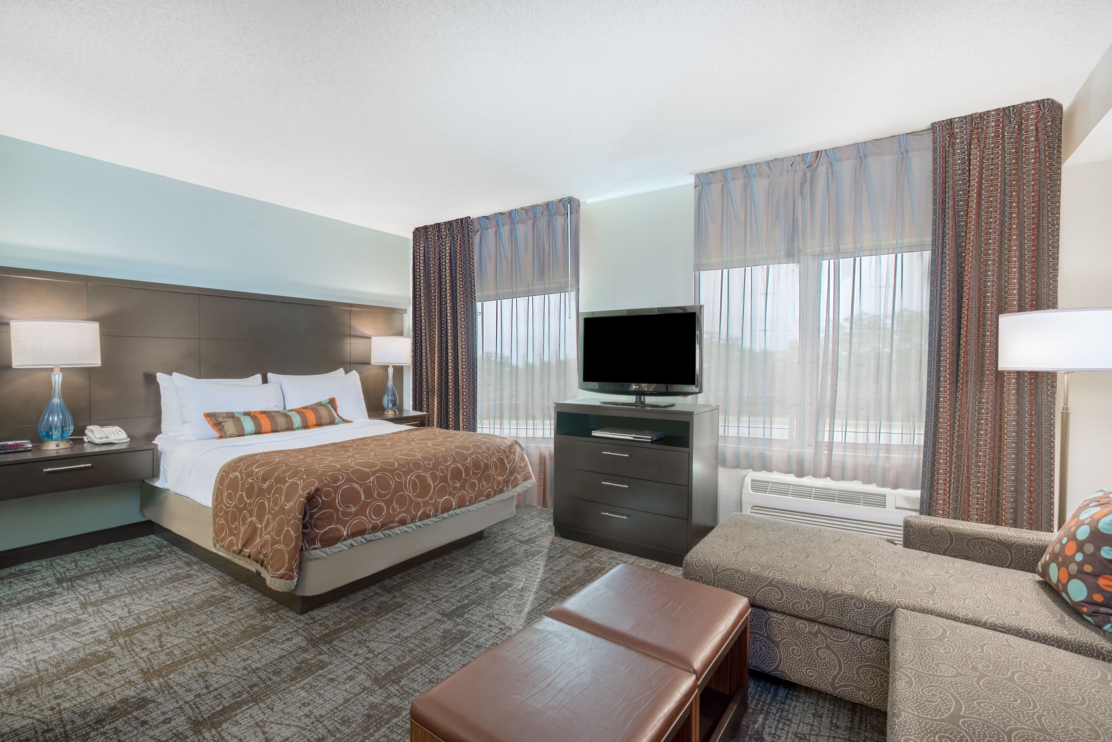 Staybridge Suites Wilmington-Newark - Image 2