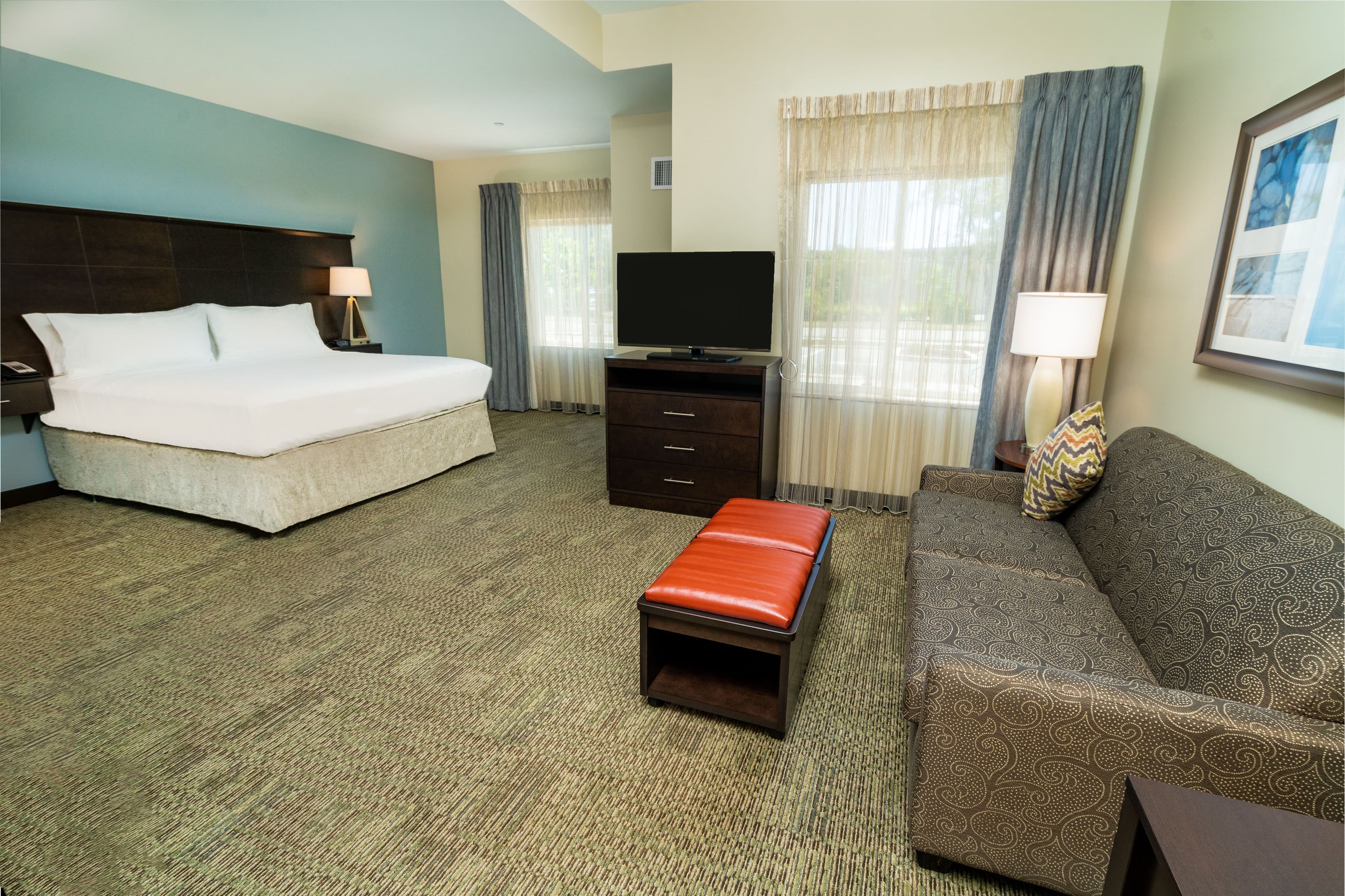 Staybridge Suites Newark - Fremont — 4