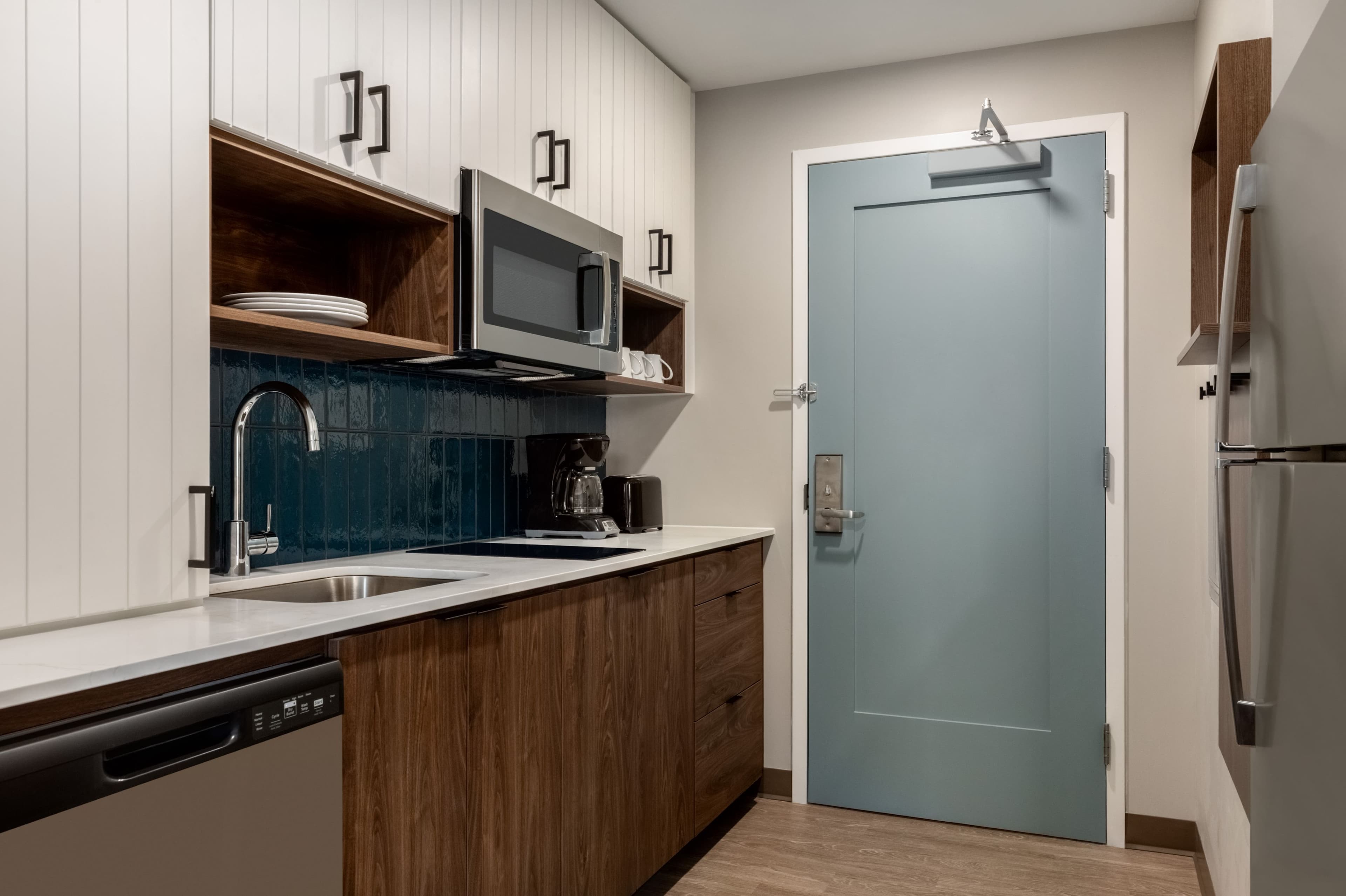 Staybridge Suites Norfolk Airport - Image 4
