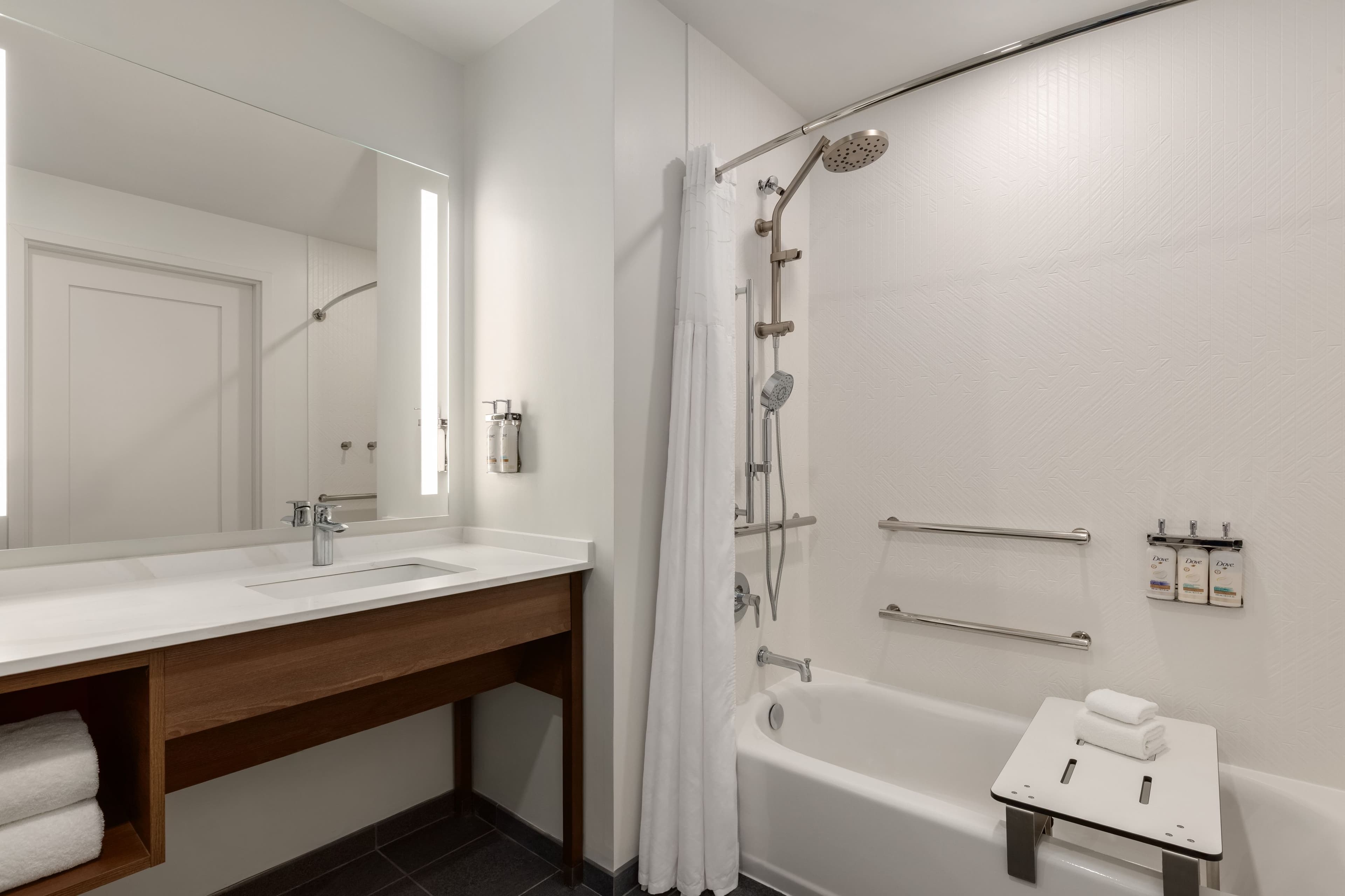 Staybridge Suites Norfolk Airport - Image 5