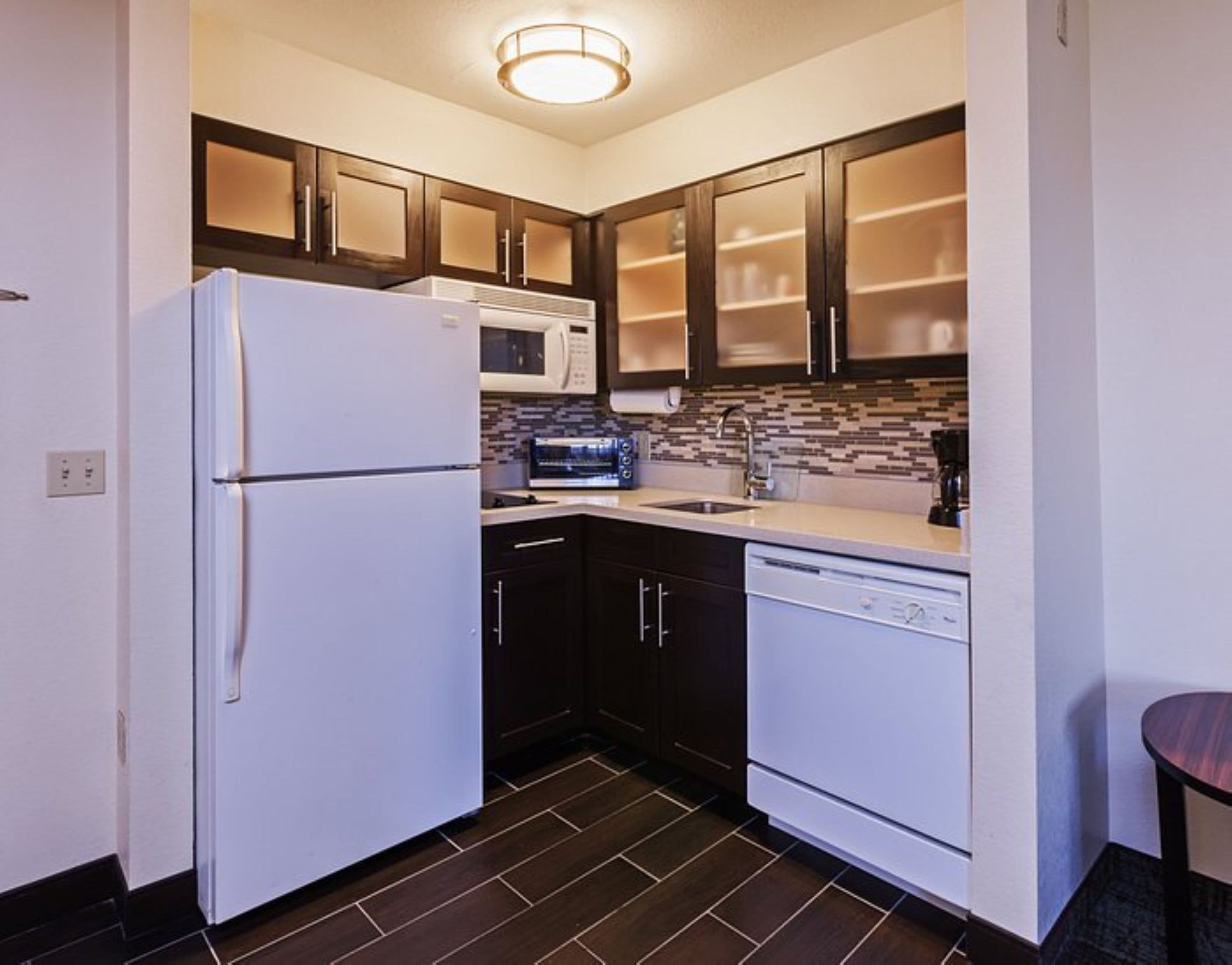 Staybridge Suites Chicago-Oakbrook Terrace — 3