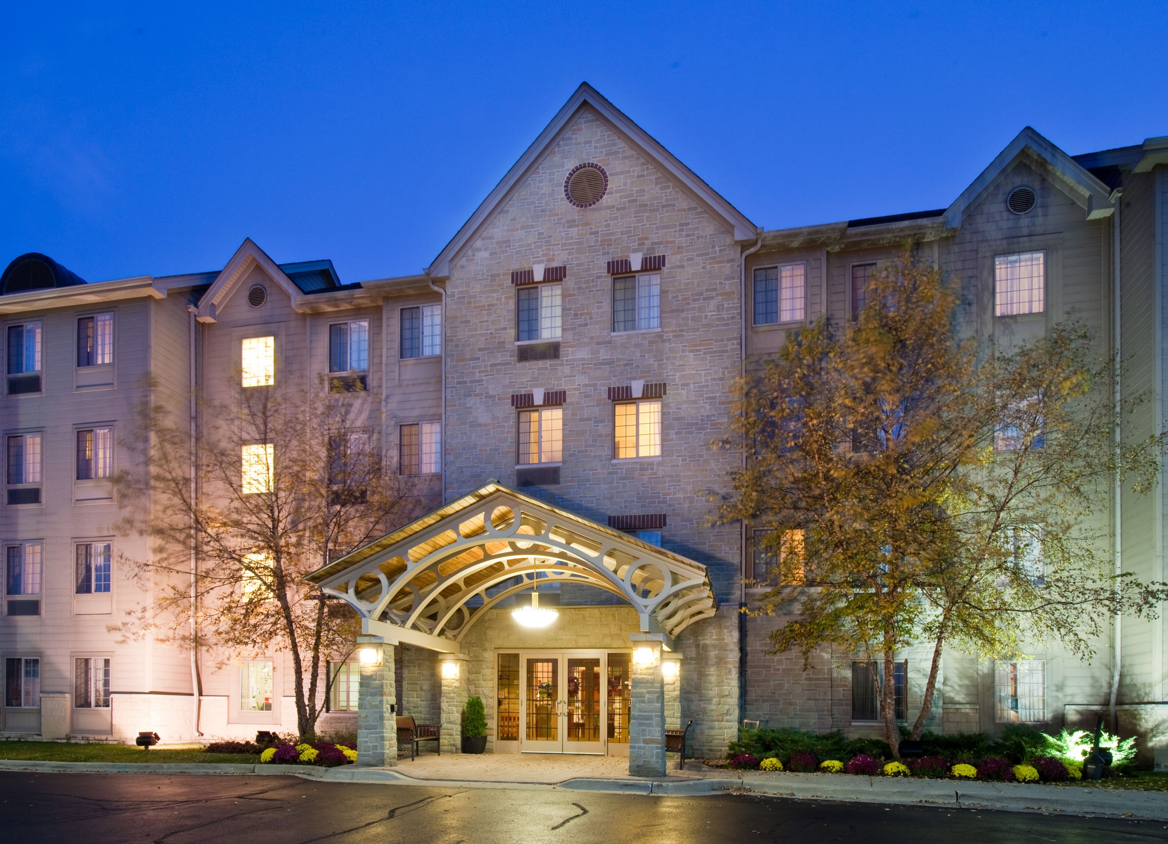 Staybridge Suites Chicago-Oakbrook Terrace - Image 1