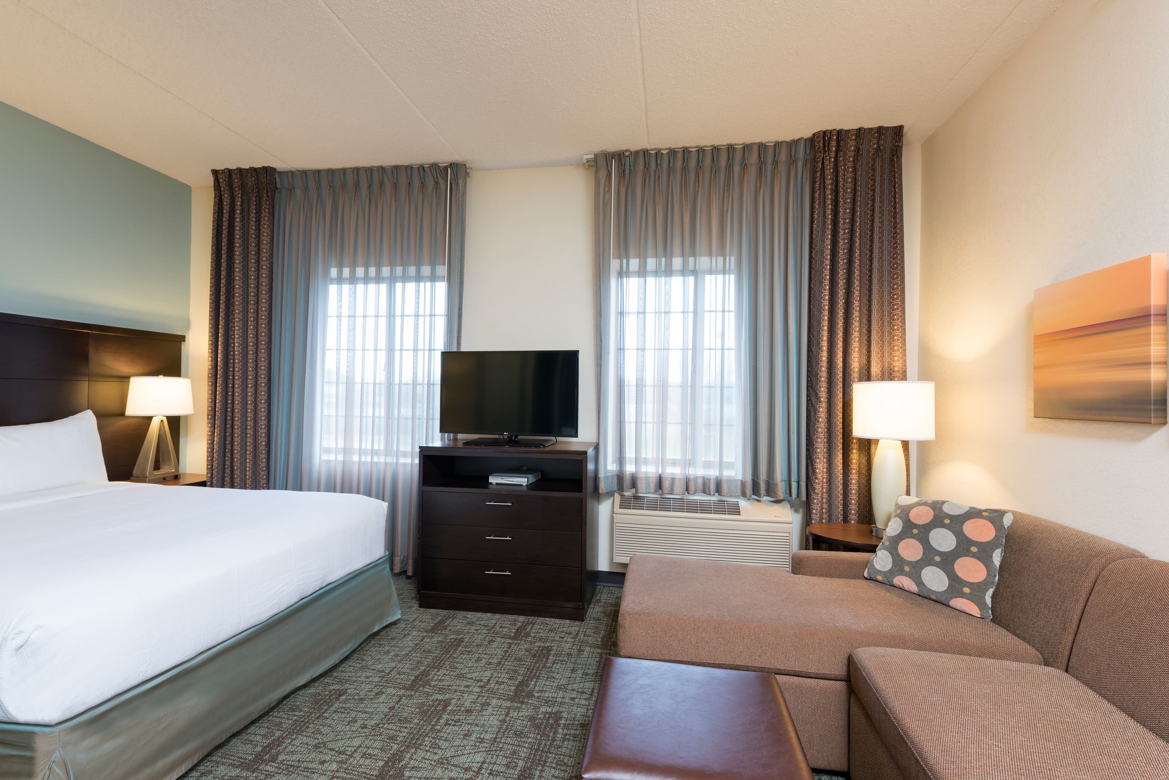Staybridge Suites Chicago-Oakbrook Terrace — 21