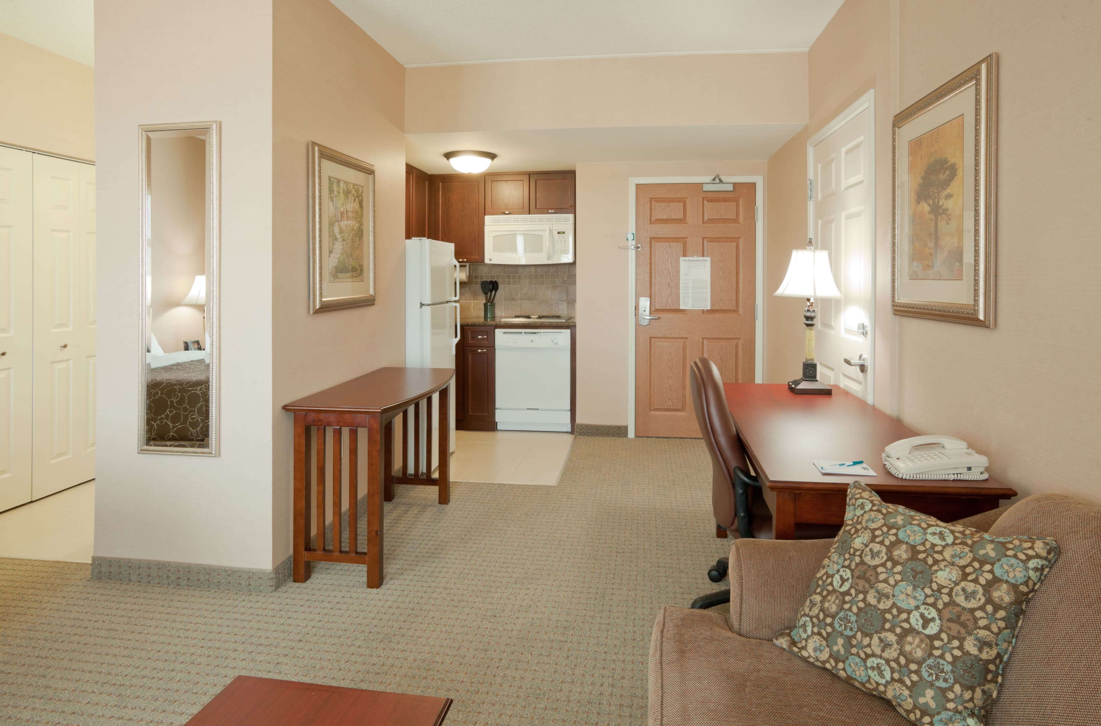 Staybridge Suites Oakville-Burlington — 13