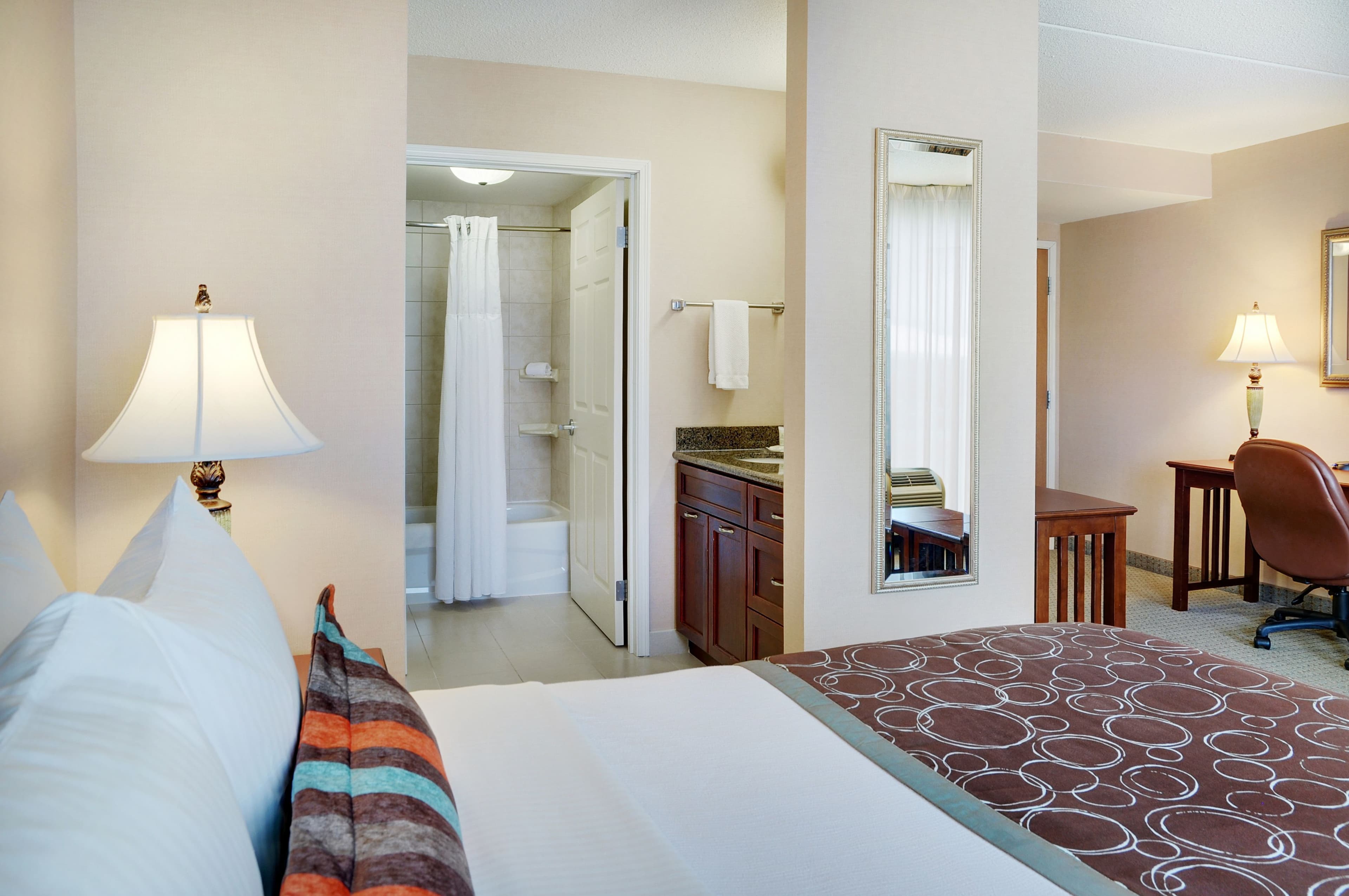 Staybridge Suites Oakville-Burlington — 2