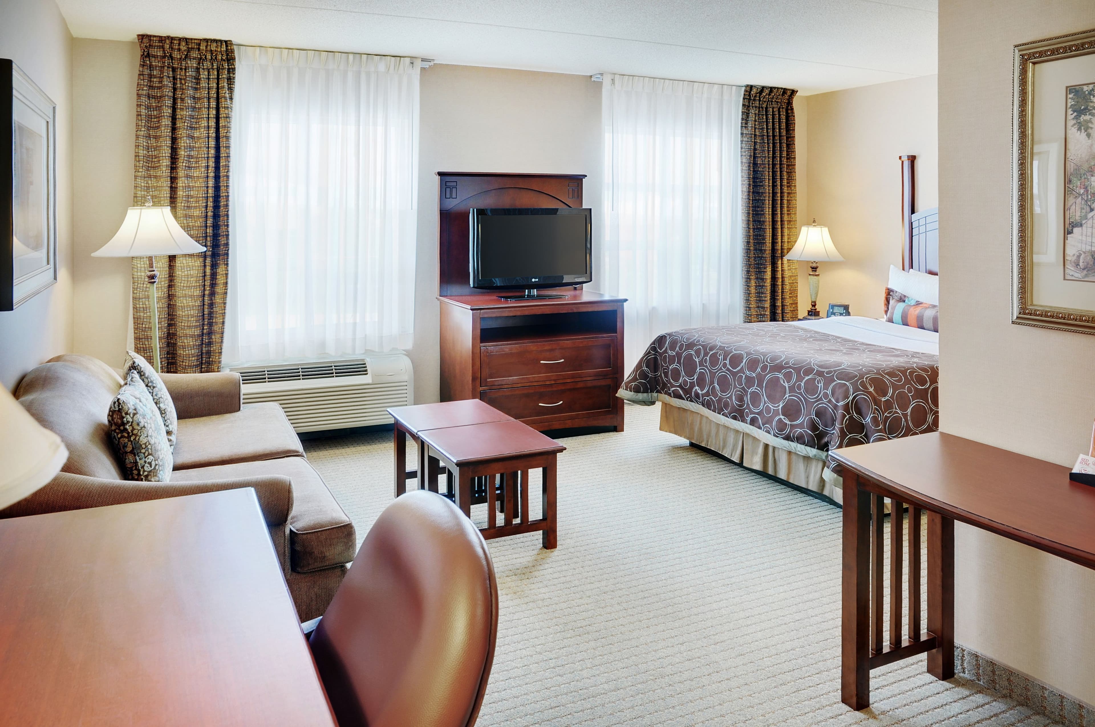 Staybridge Suites Oakville-Burlington — 11