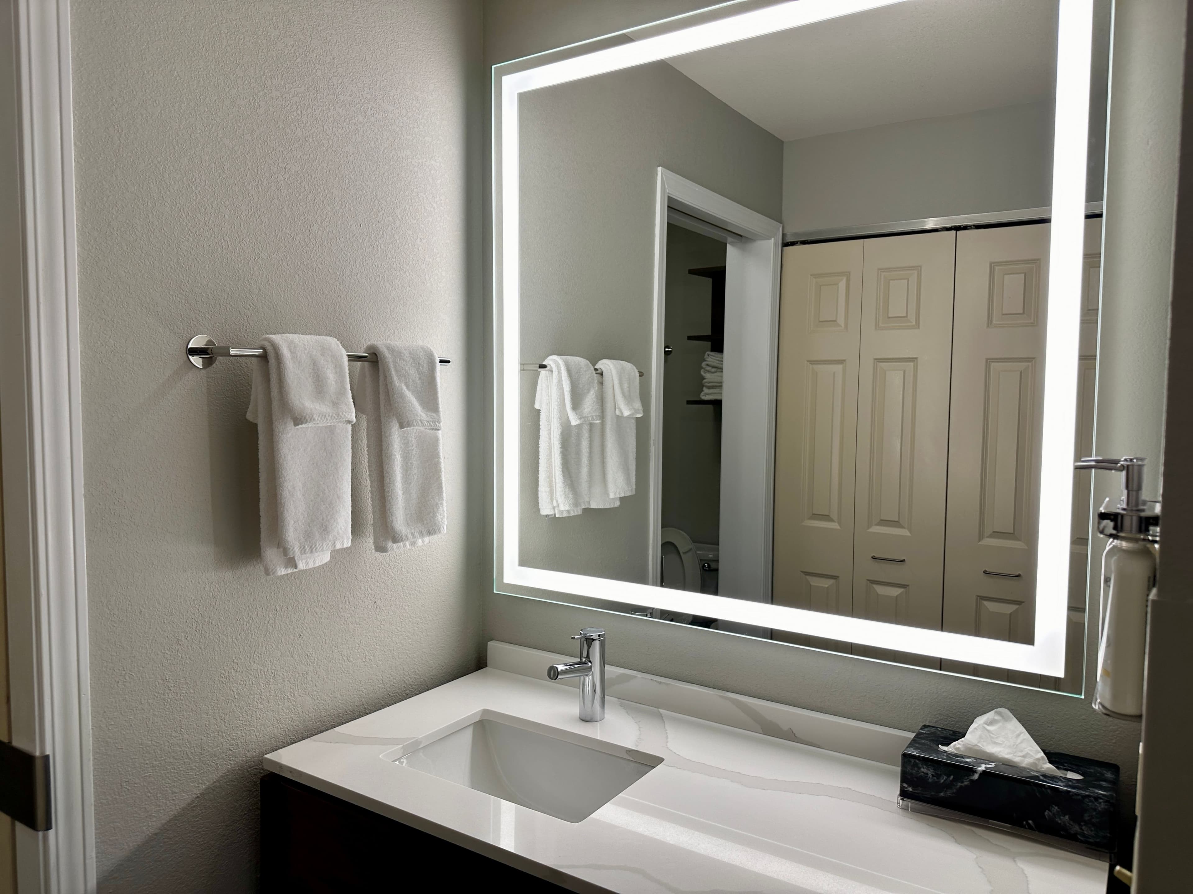 Staybridge Suites Milwaukee West-Oconomowoc — 27