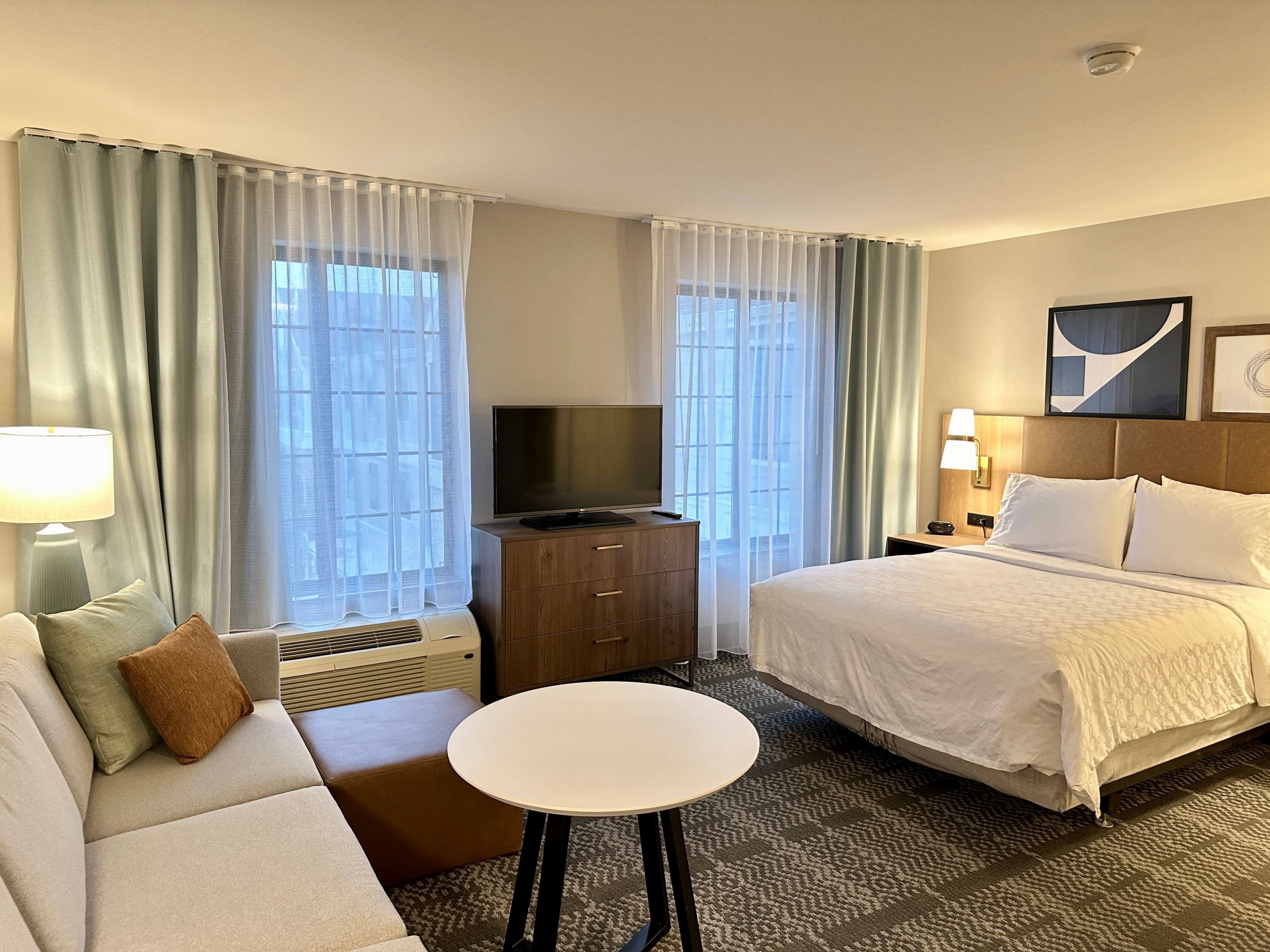 Staybridge Suites Milwaukee West-Oconomowoc — 28