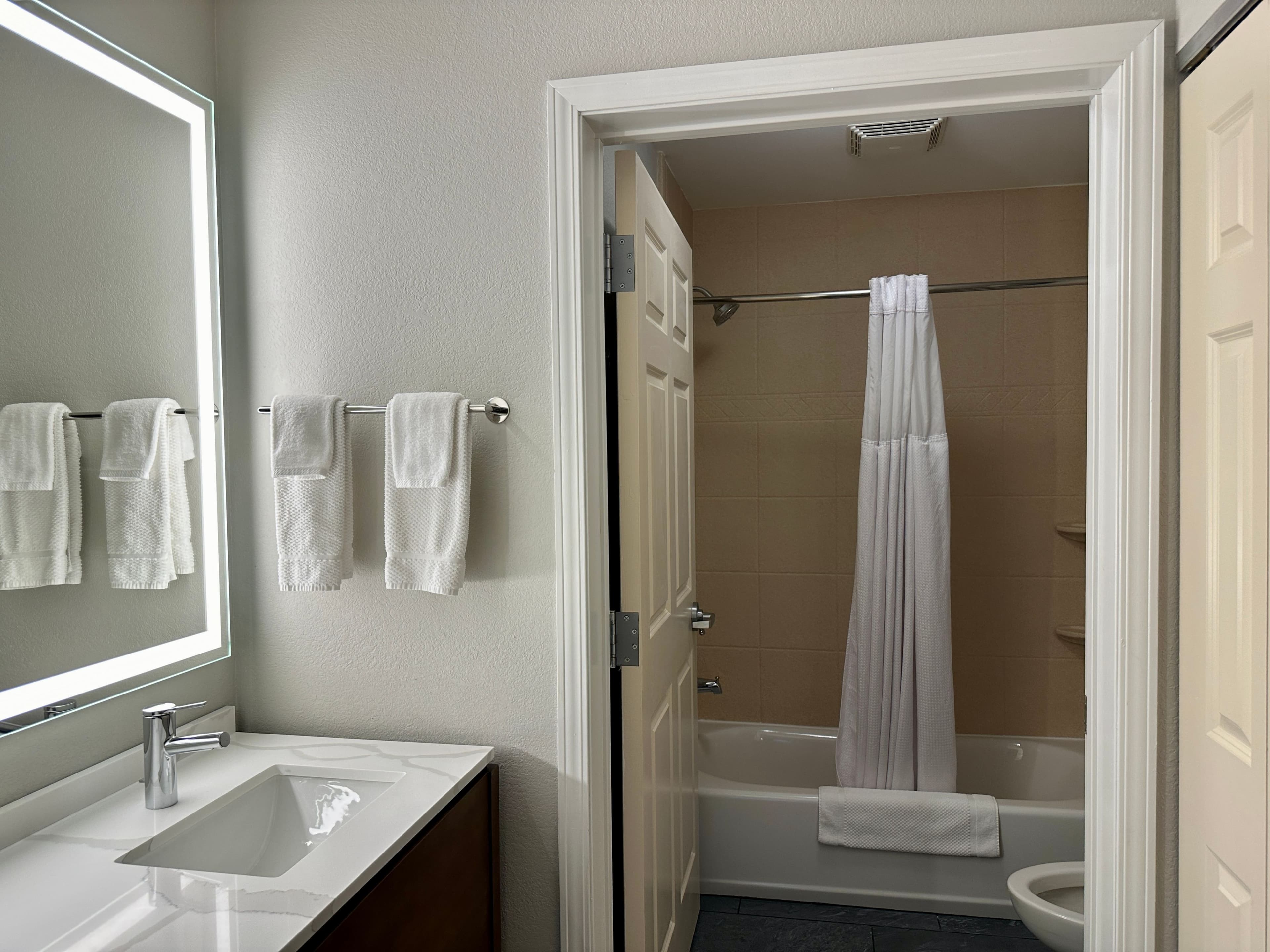 Standard Room - Image 7