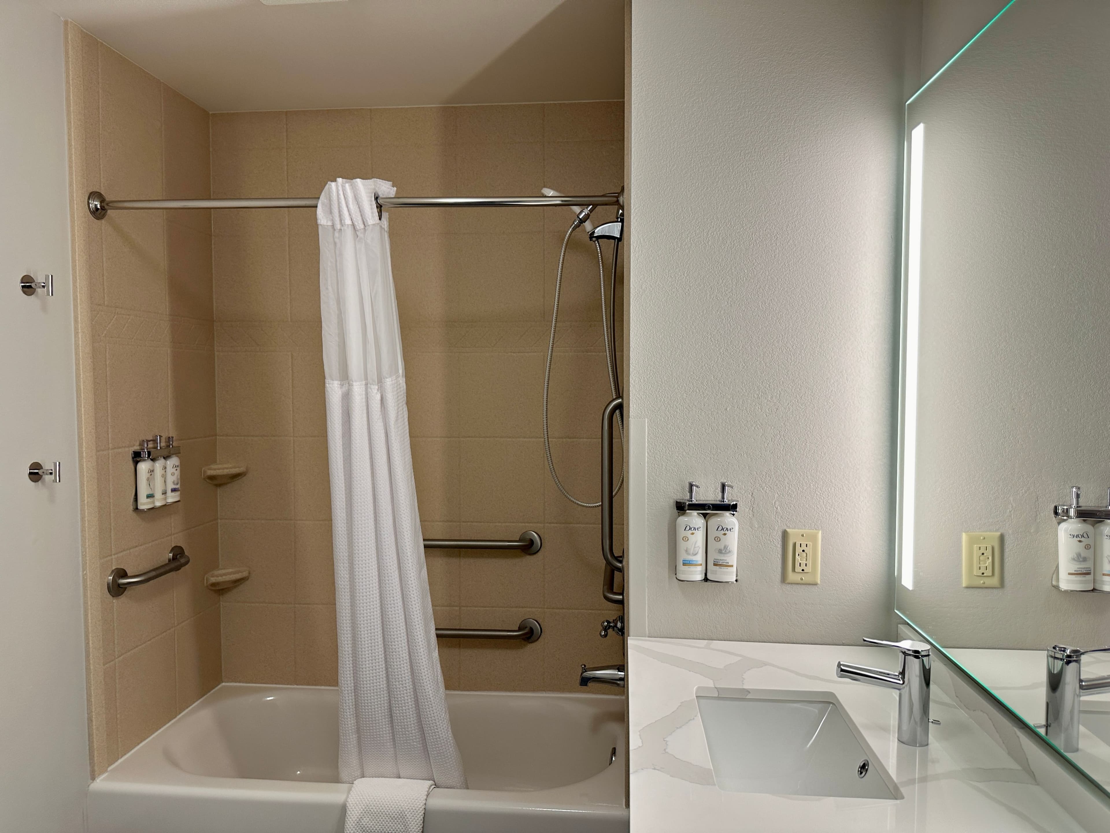 Staybridge Suites Milwaukee West-Oconomowoc — 46