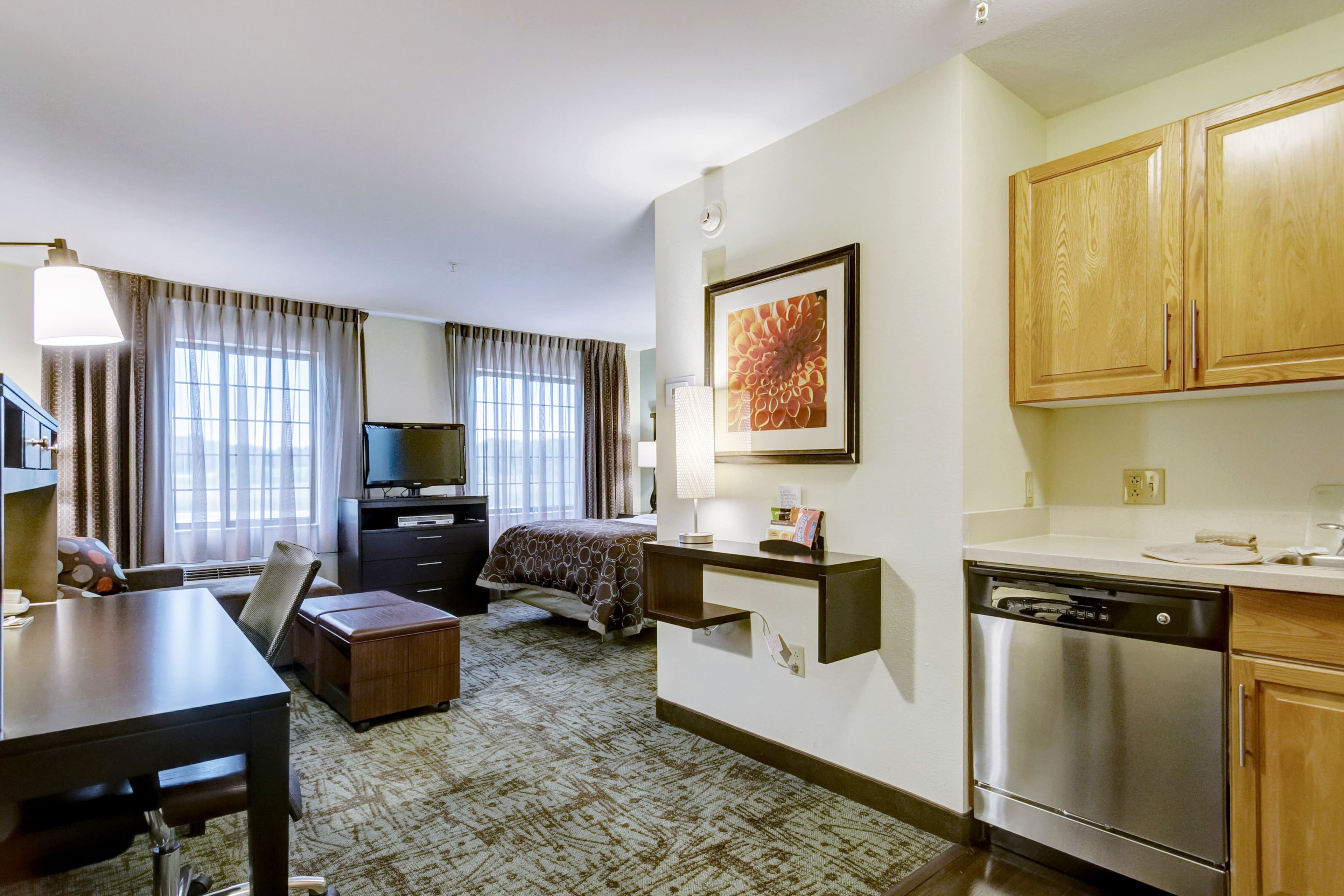 Staybridge Suites O'Fallon Chesterfield - Image 4