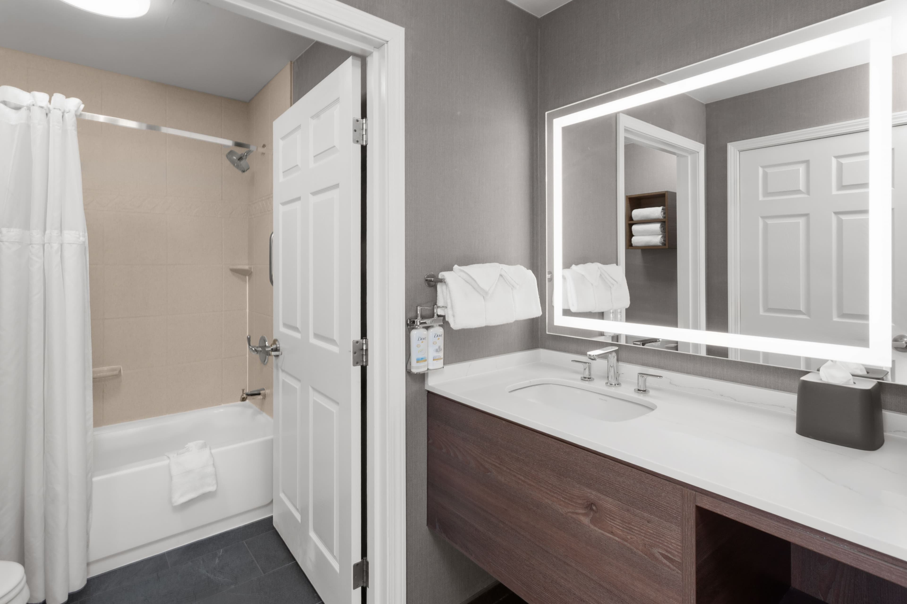 Staybridge Suites Lansing-Okemos — 3