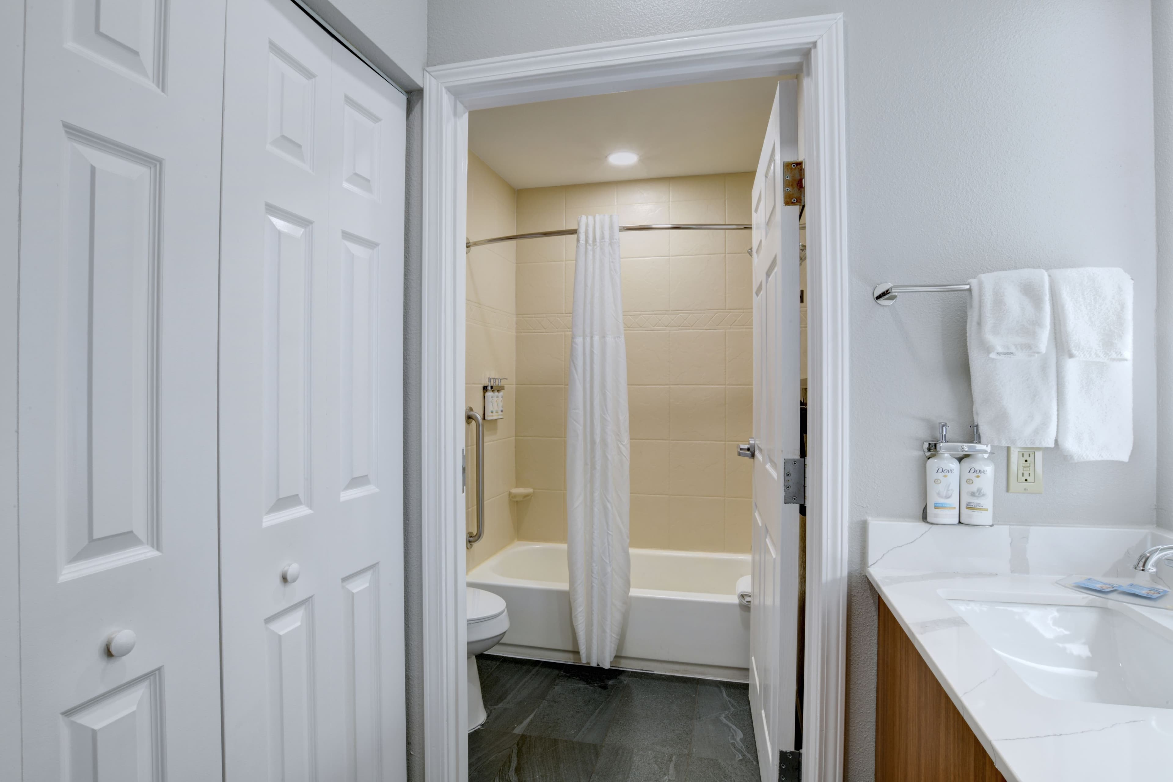Staybridge Suites Oklahoma City Airport - Image 3