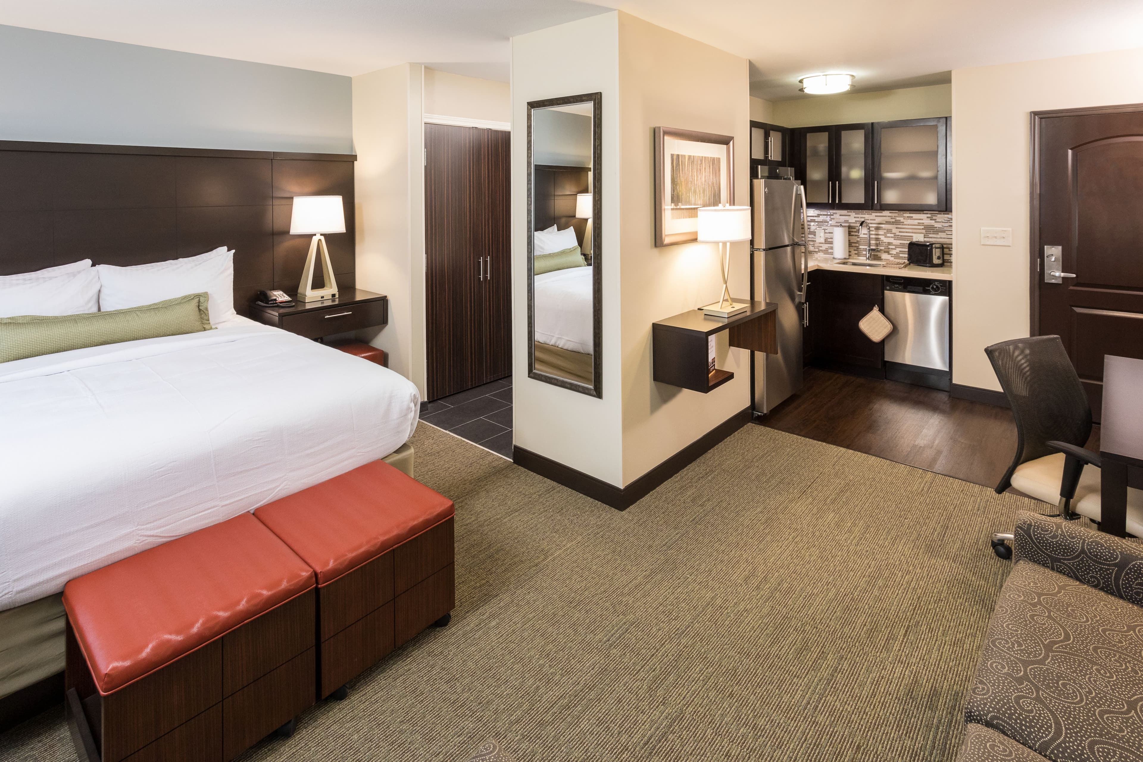 Staybridge Suites Omaha West — 8