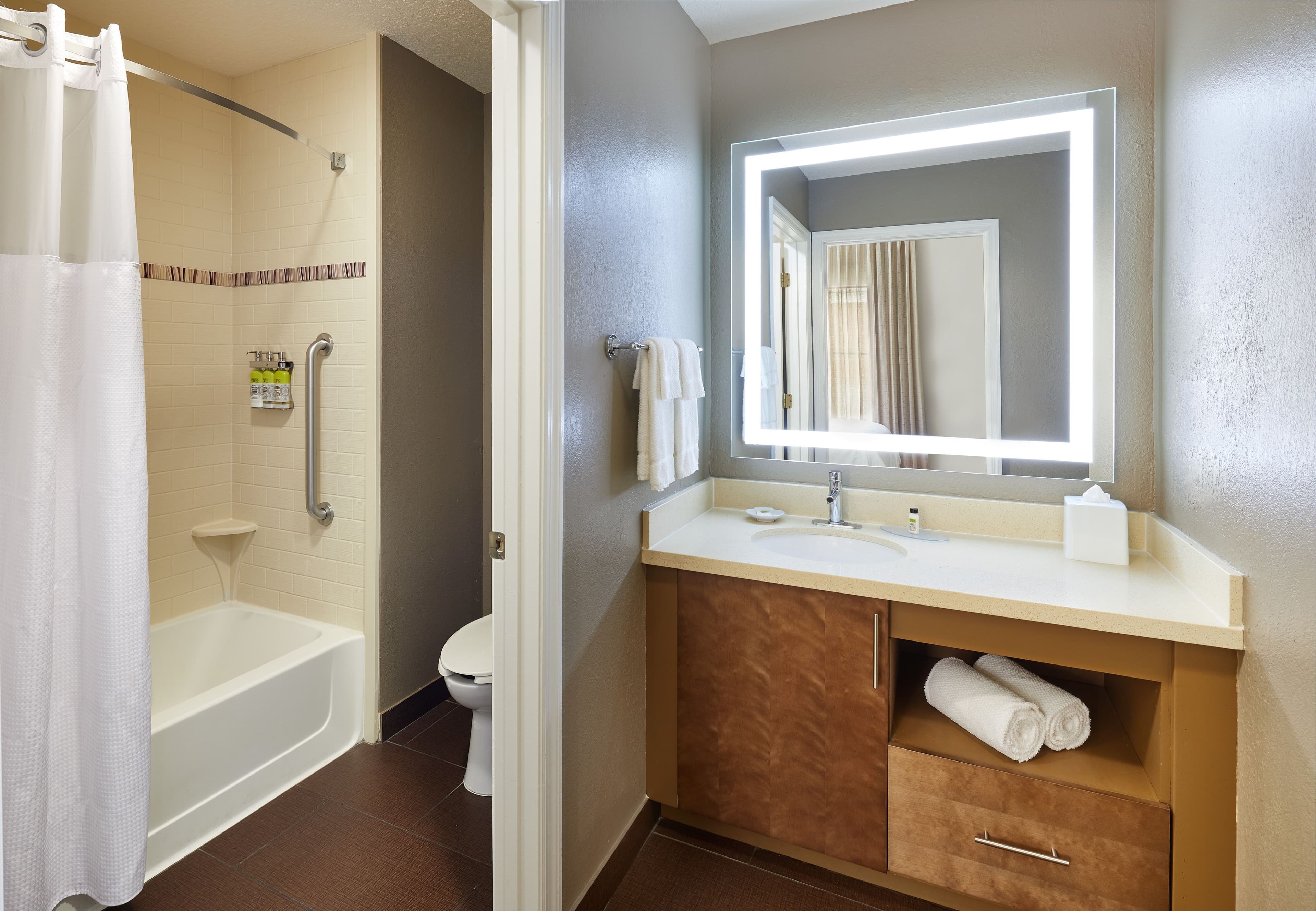 Staybridge Suites Orlando Airport South — 7