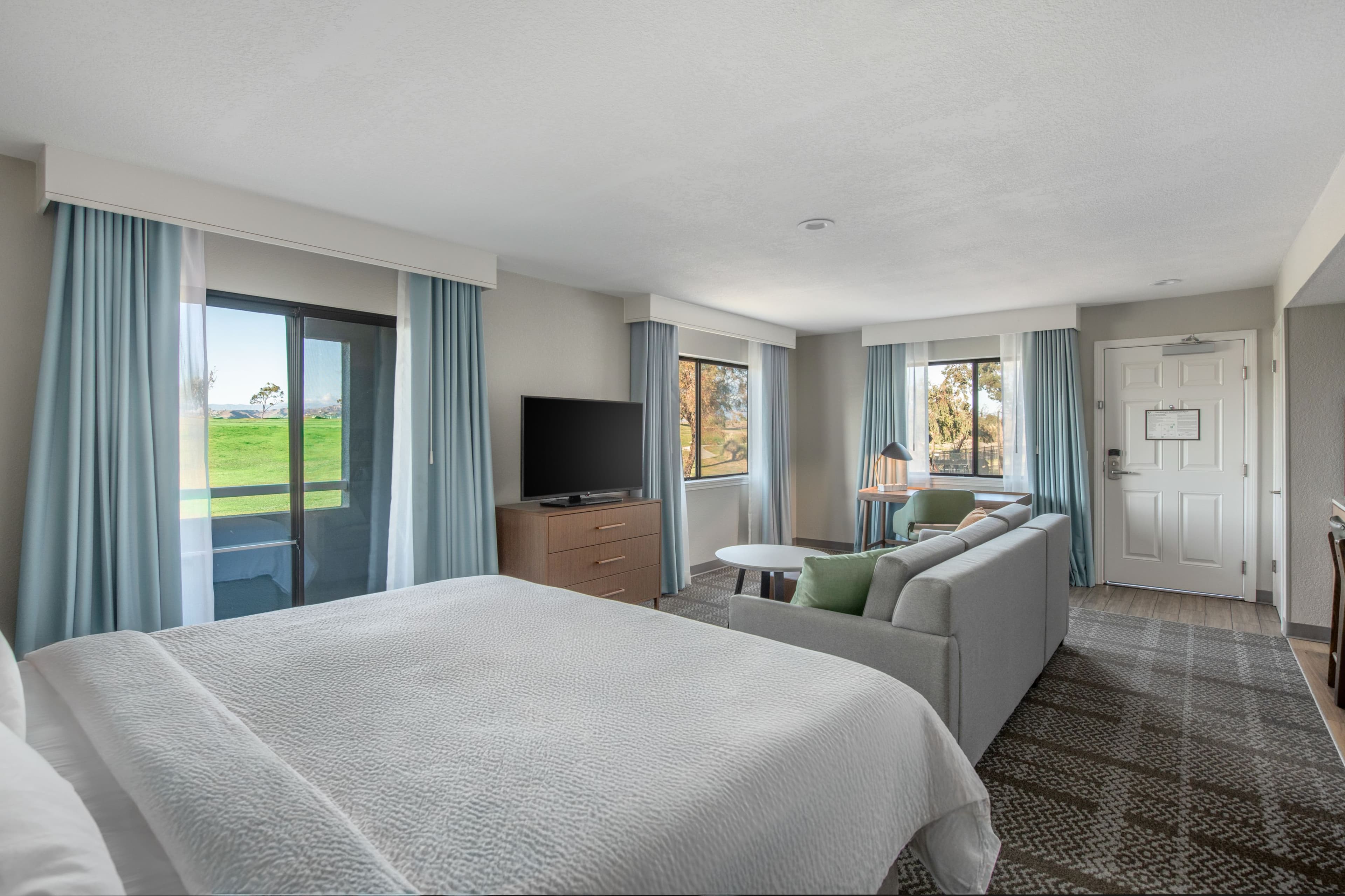 Staybridge Suites Oxnard - River Ridge - Image 3