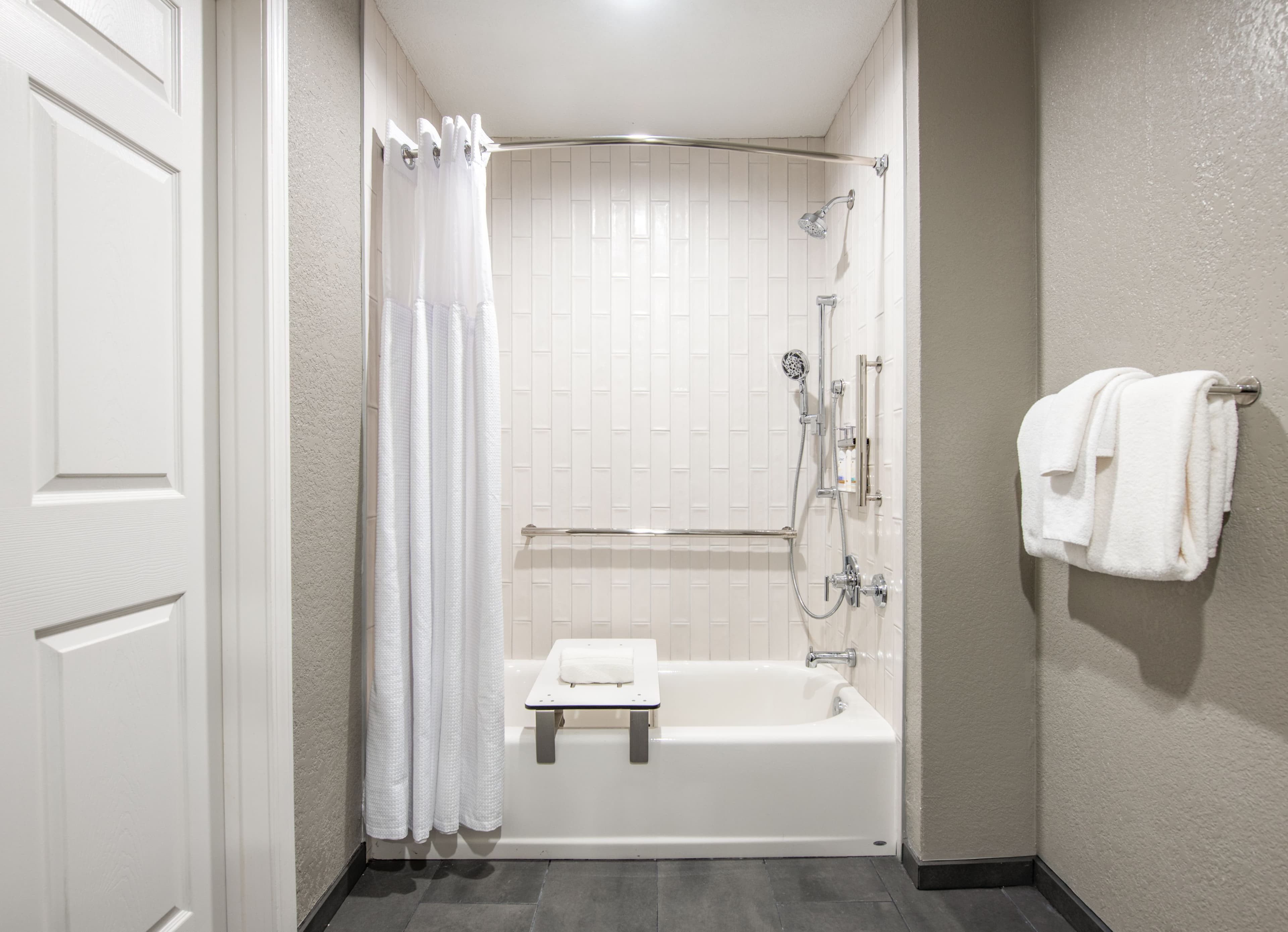 Staybridge Suites Oxnard - River Ridge — 10