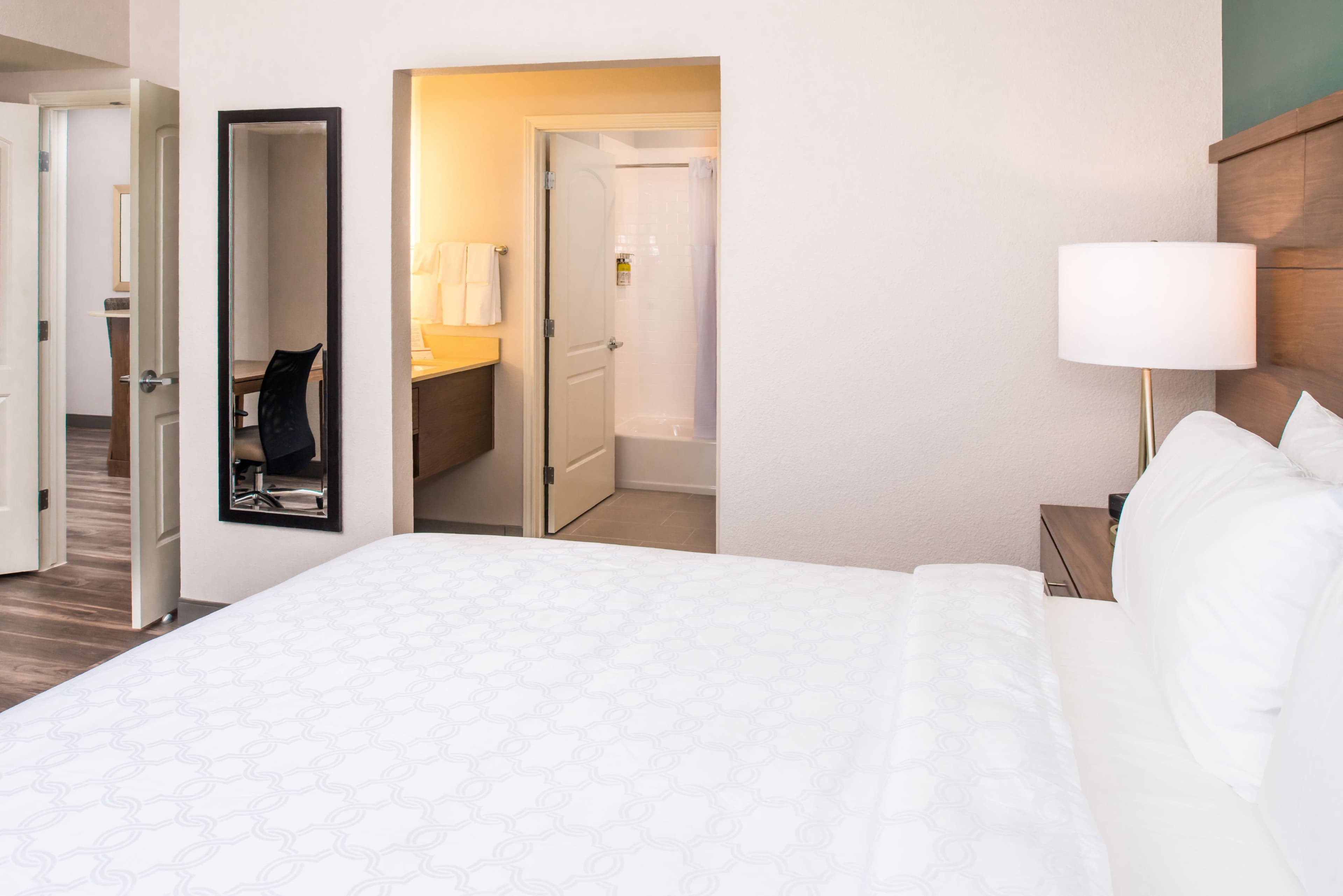 Staybridge Suites Pecos — 16