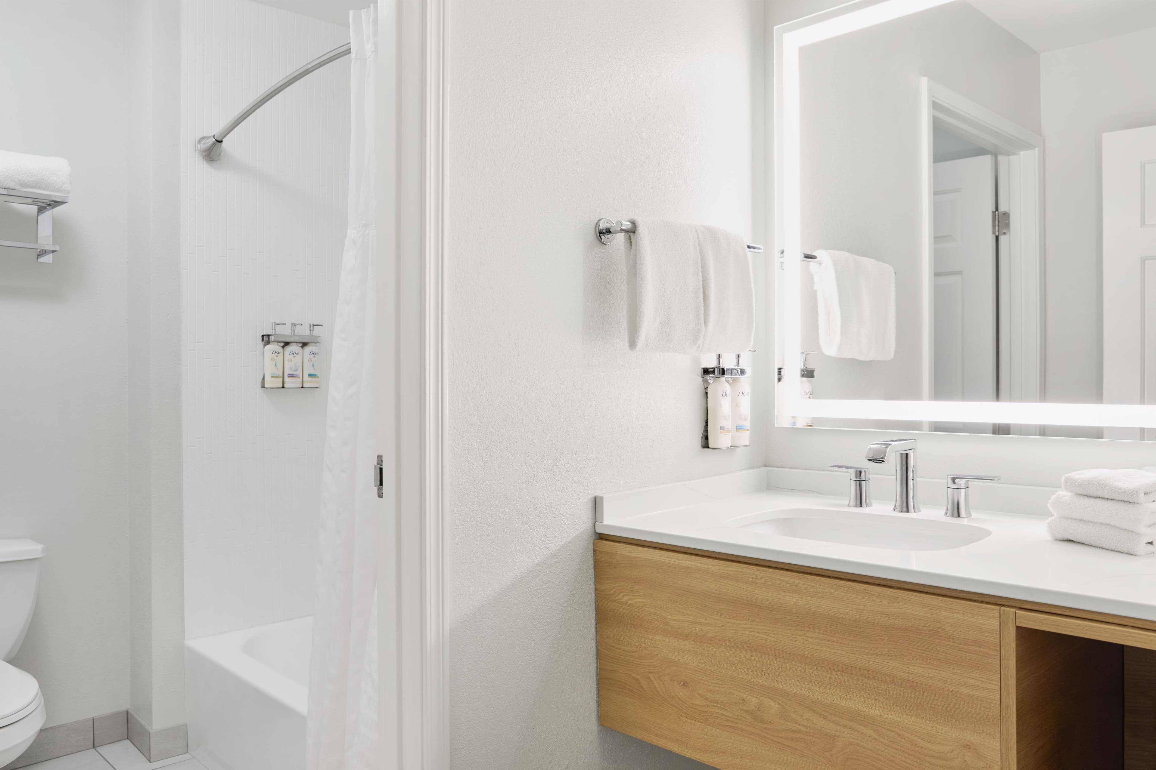 Staybridge Suites Peoria-Downtown — 8