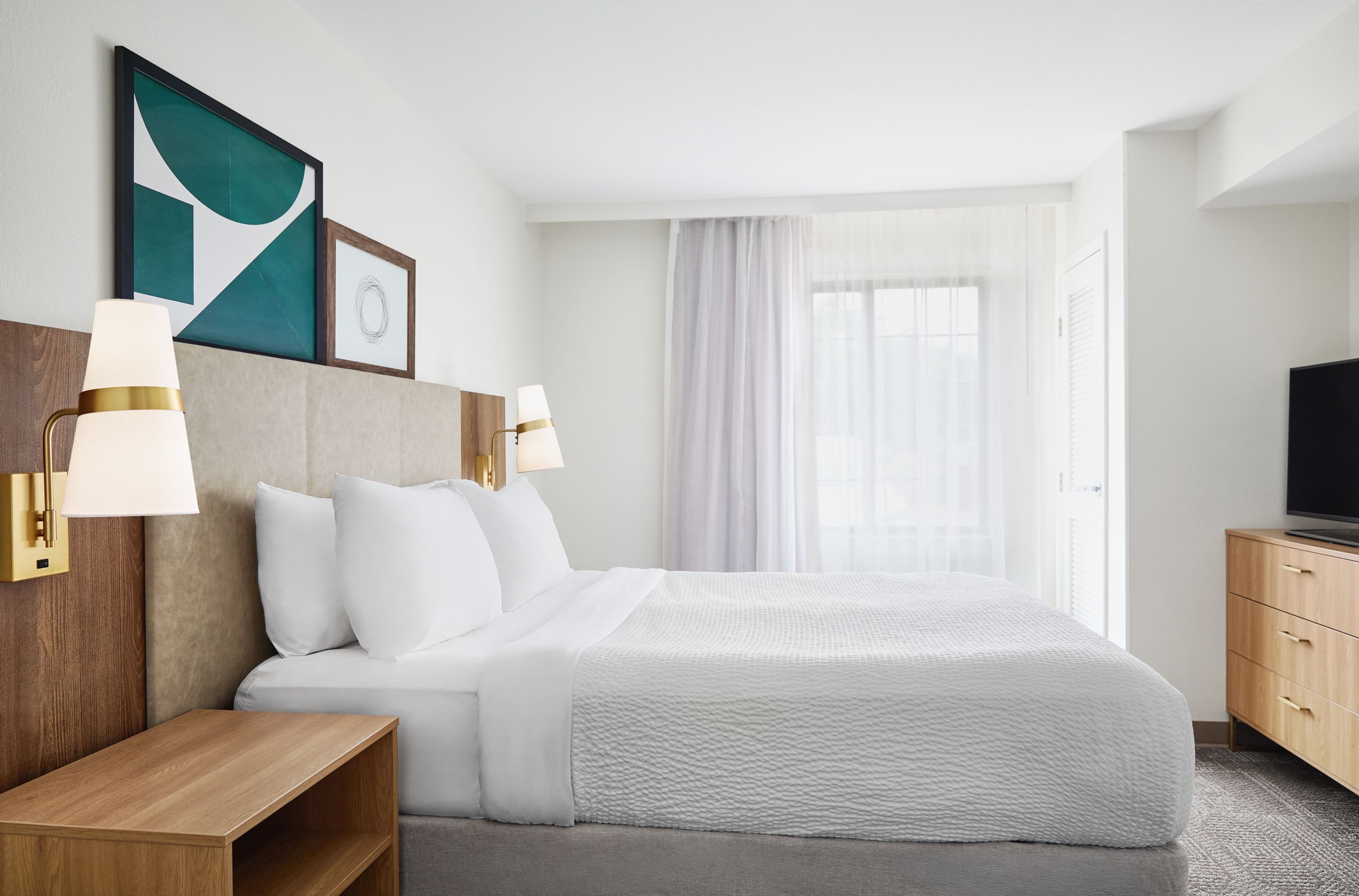 Staybridge Suites Peoria-Downtown — 7