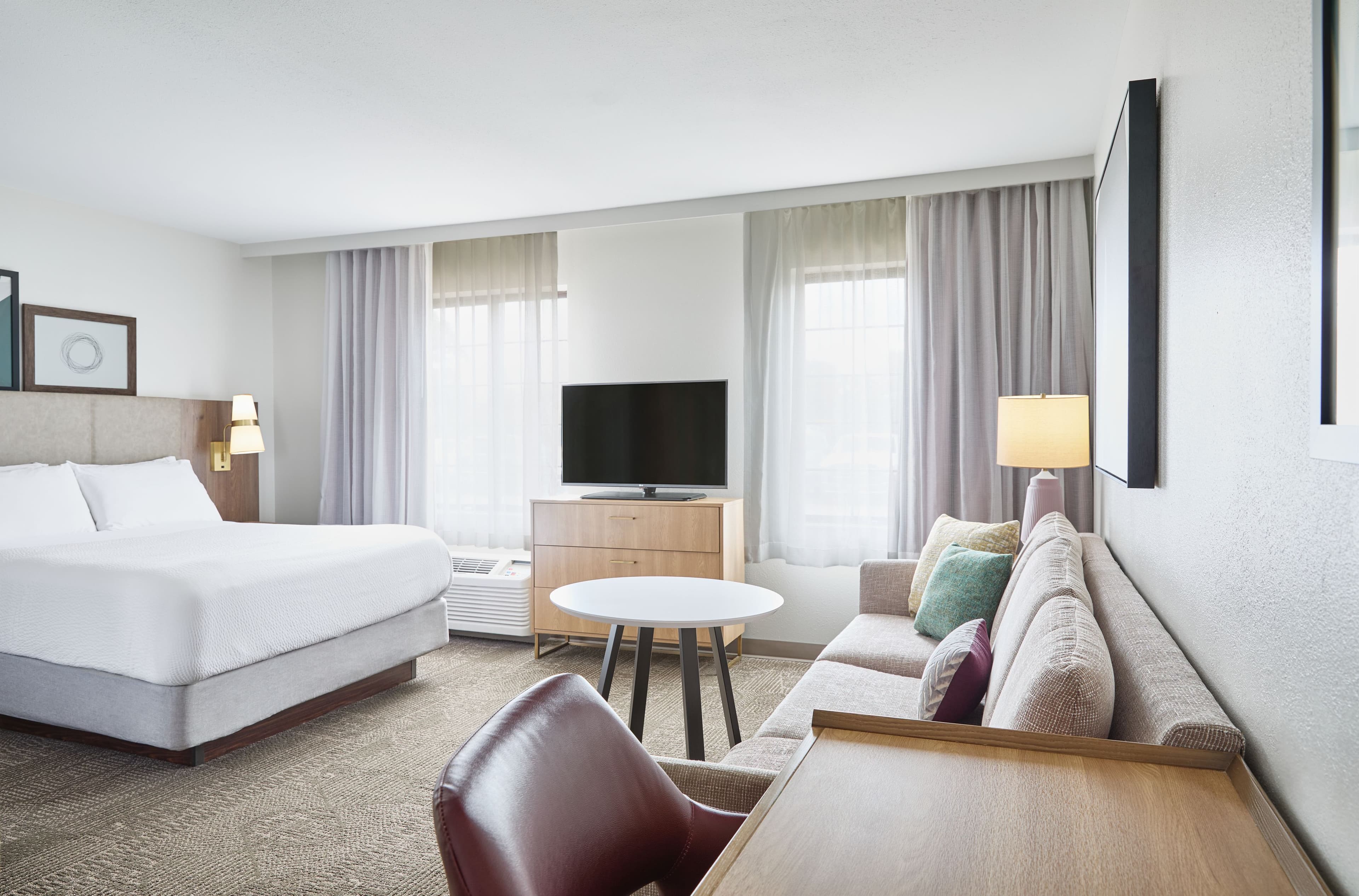 Staybridge Suites Peoria-Downtown - Image 2