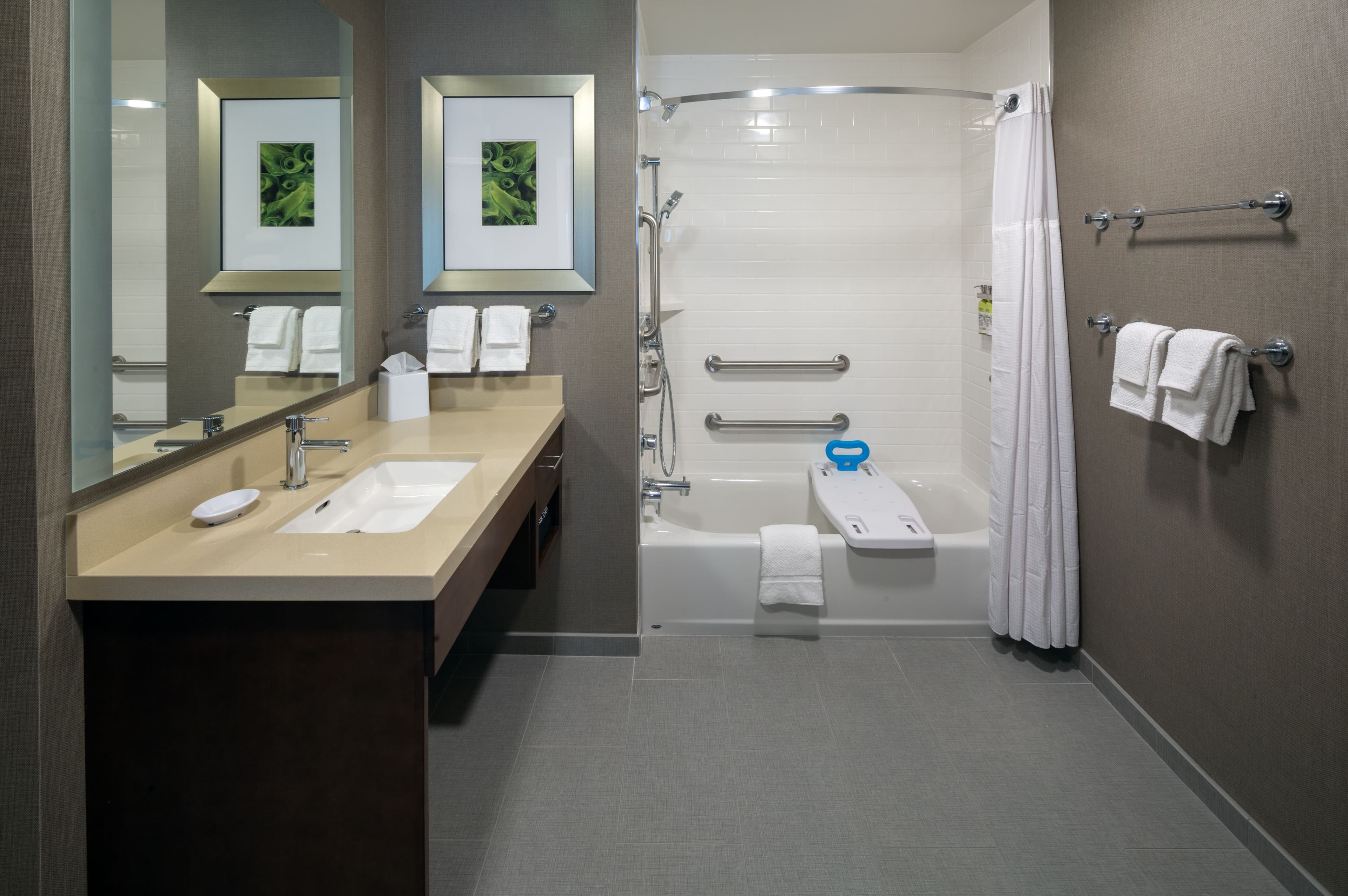 Staybridge Suites Phoenix – Biltmore Area — 27