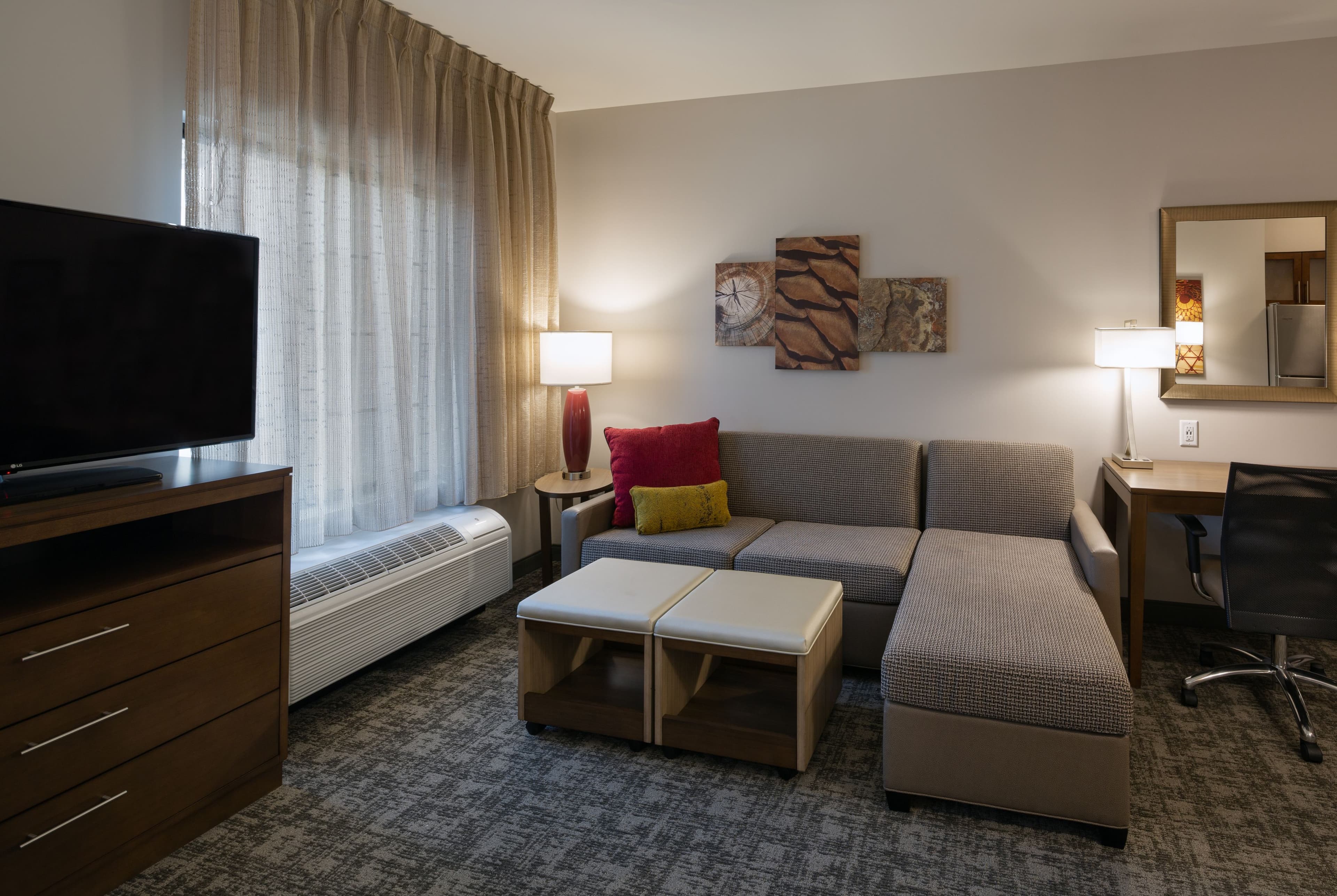 Staybridge Suites Phoenix – Biltmore Area - Image 4