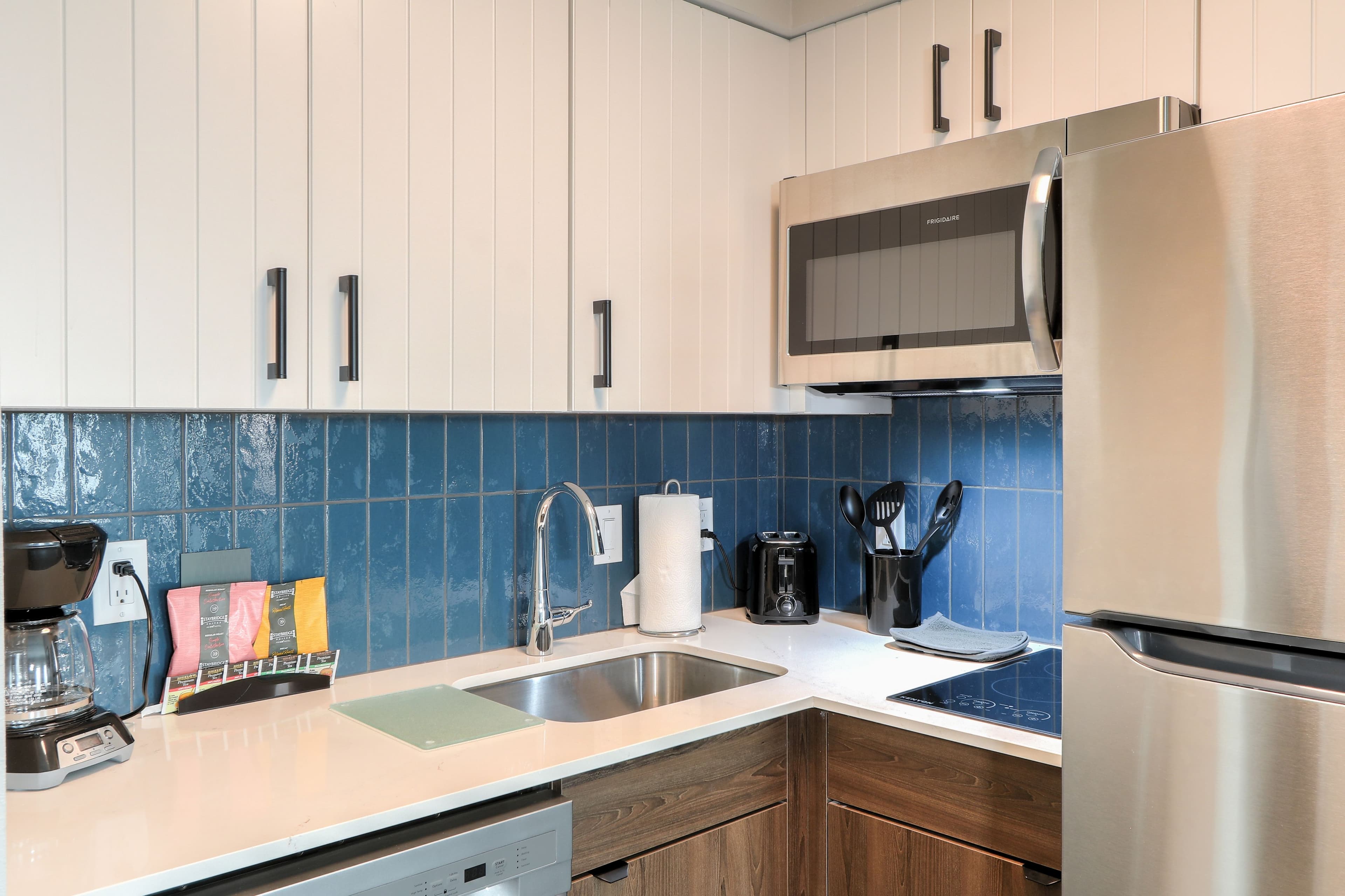 Standard Suite - Image 8