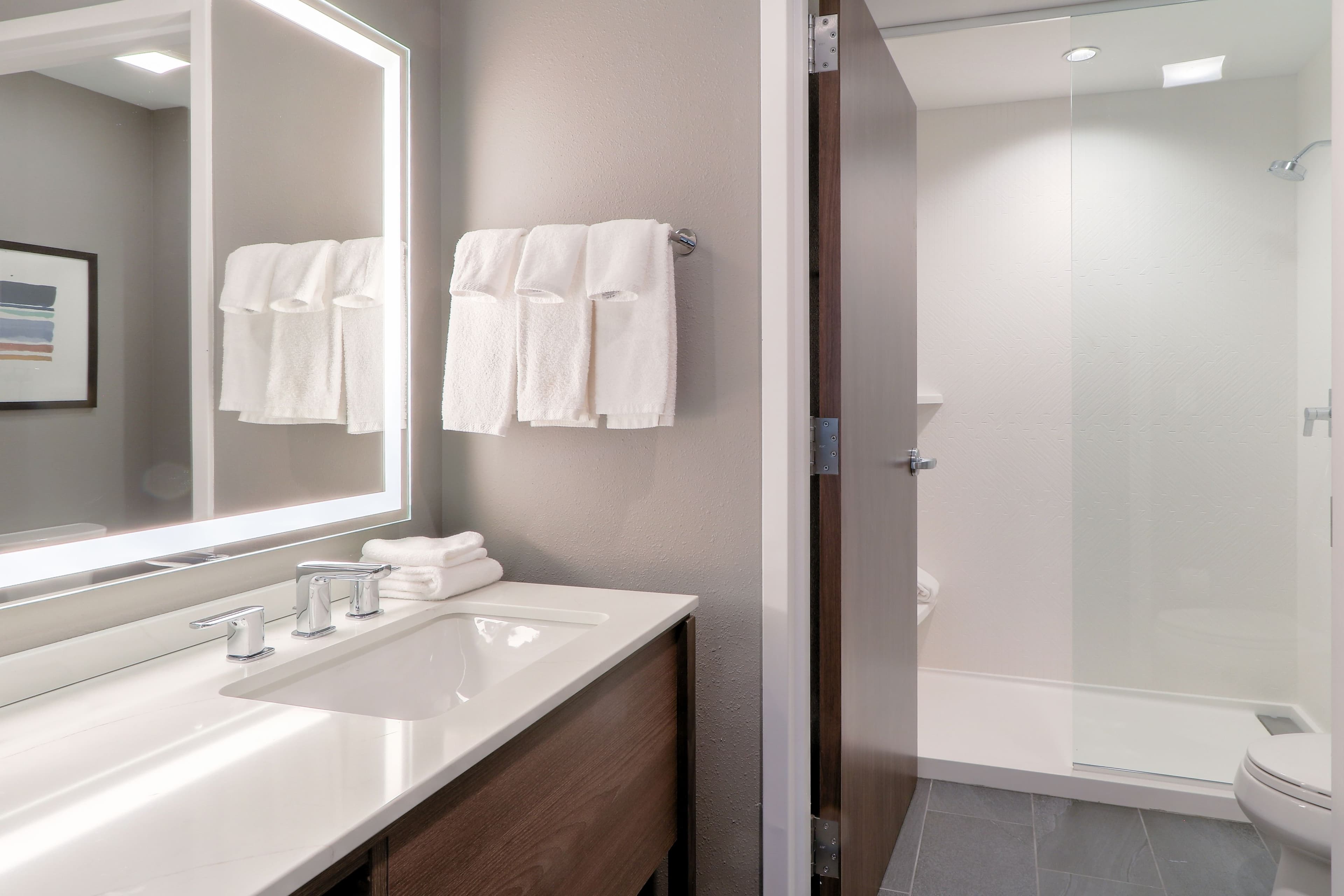 Staybridge Suites Pigeon Forge - Smoky Mtns - Image 5