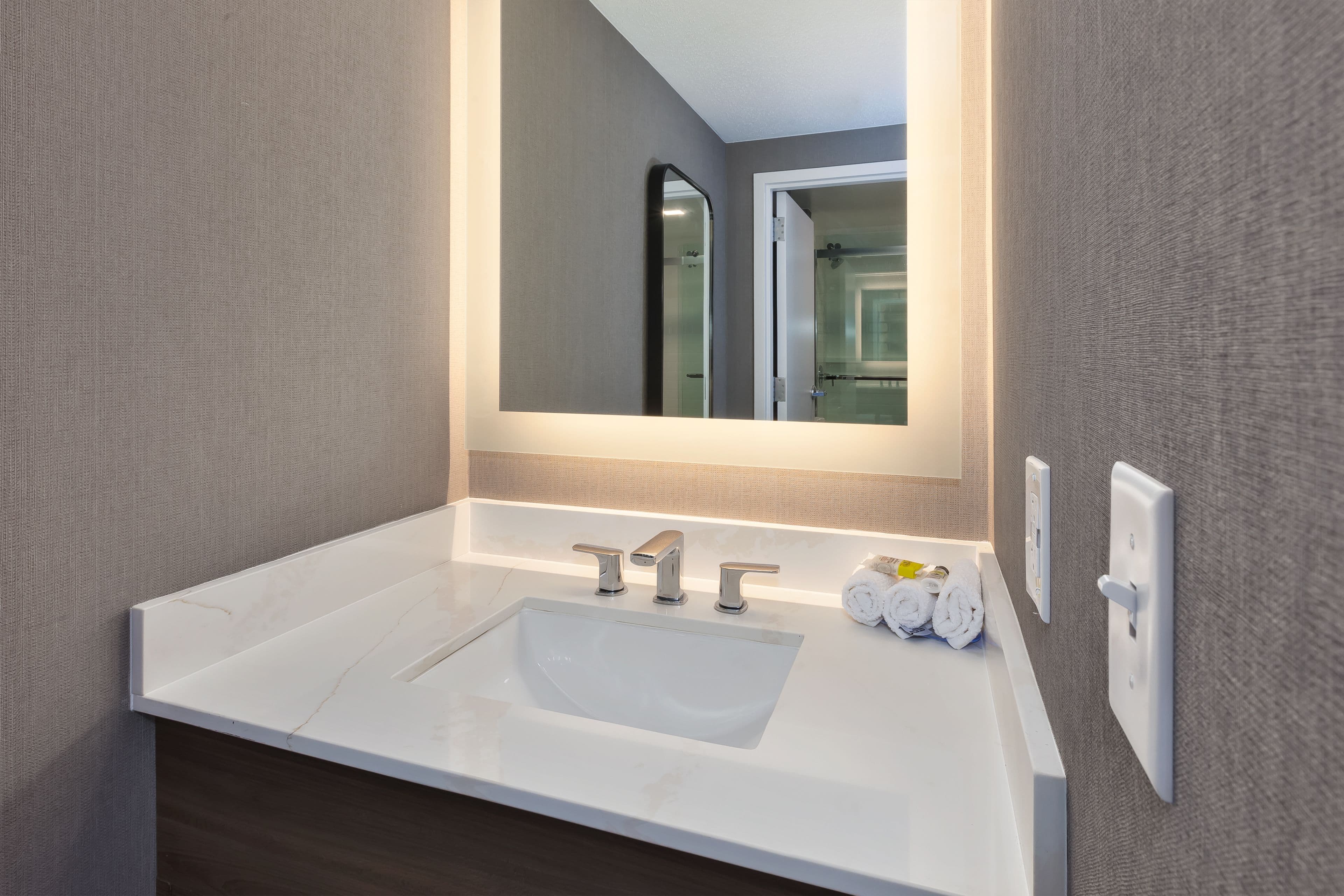 Staybridge Suites Pittsburgh Airport - Image 5