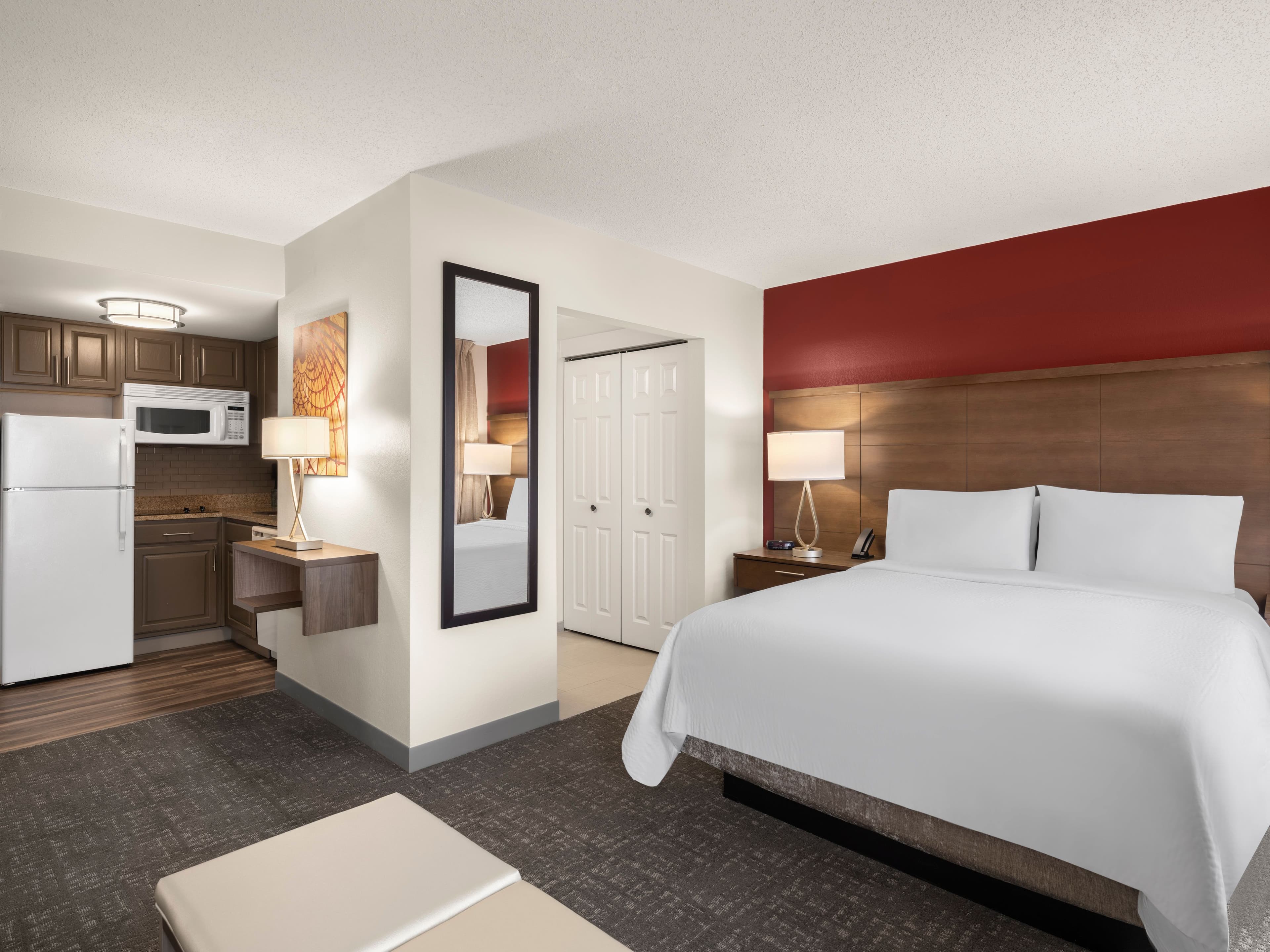 Staybridge Suites Indianapolis-Airport - Image 3